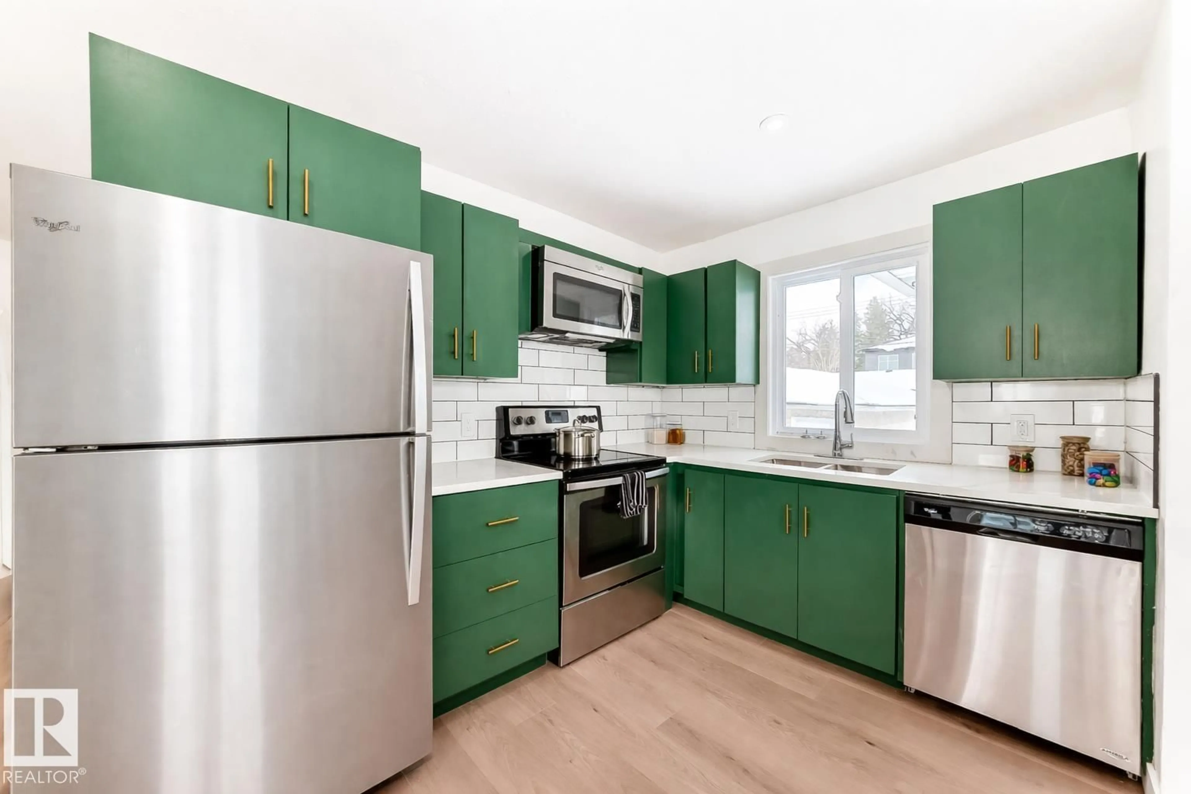 Open concept kitchen, unknown for NW - 8712 89 AV, Edmonton Alberta T6C1N7