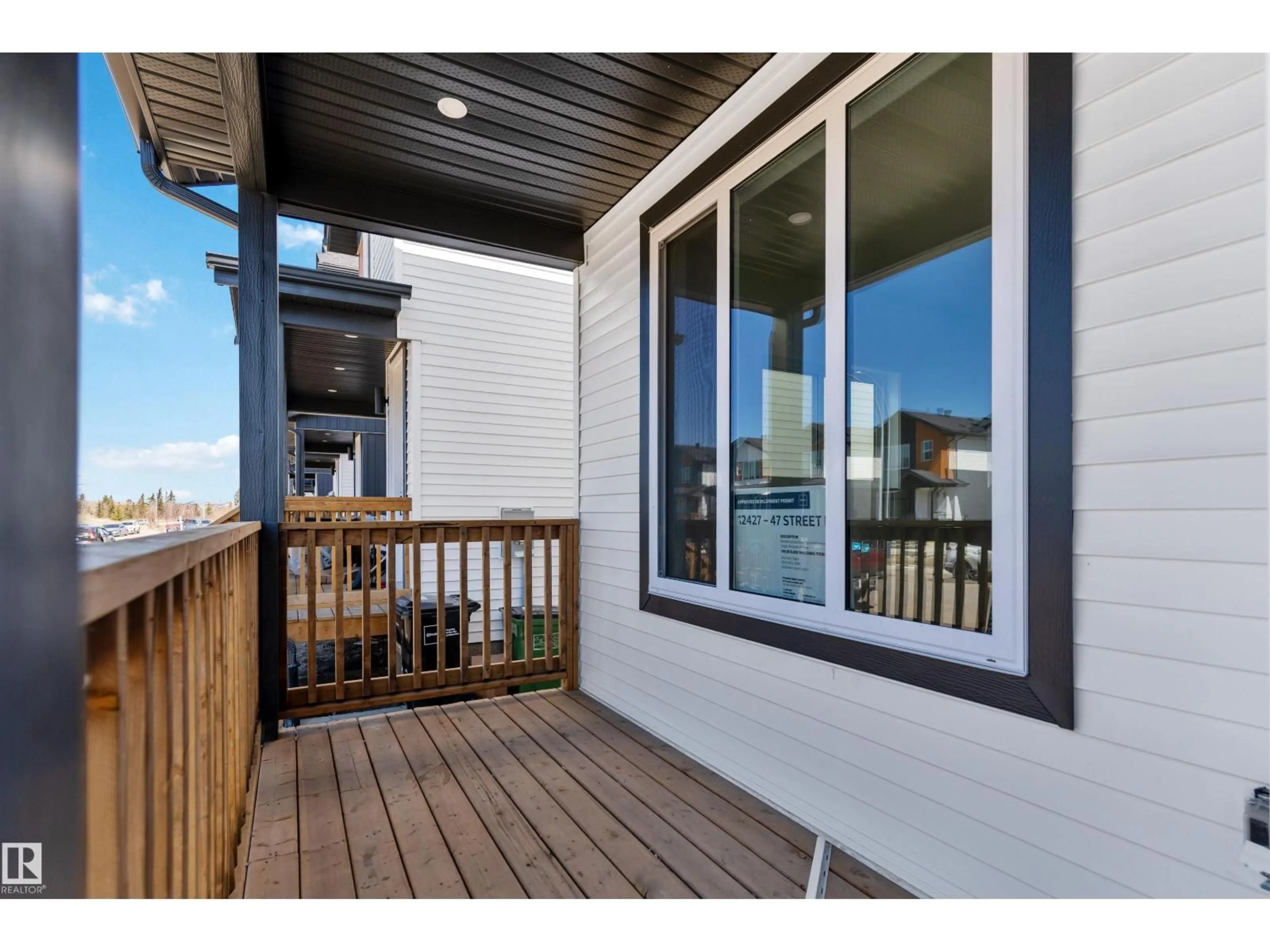 Unknown for NW - 12427 47 ST, Edmonton Alberta T5W5E5