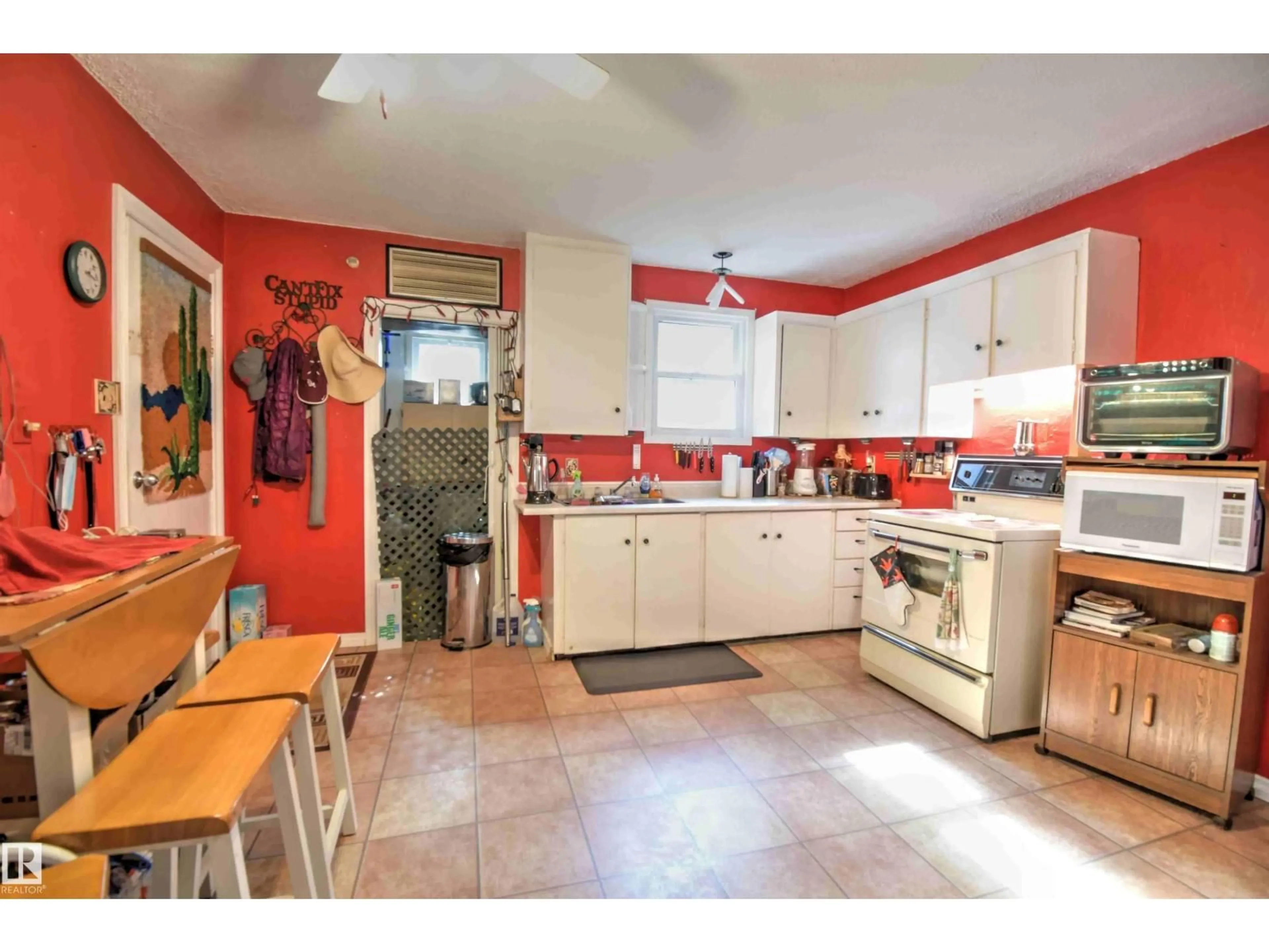 Standard kitchen, ceramic/tile floor for 26 - 562007 RR 113, Rural Two Hills County Alberta T0B4K0