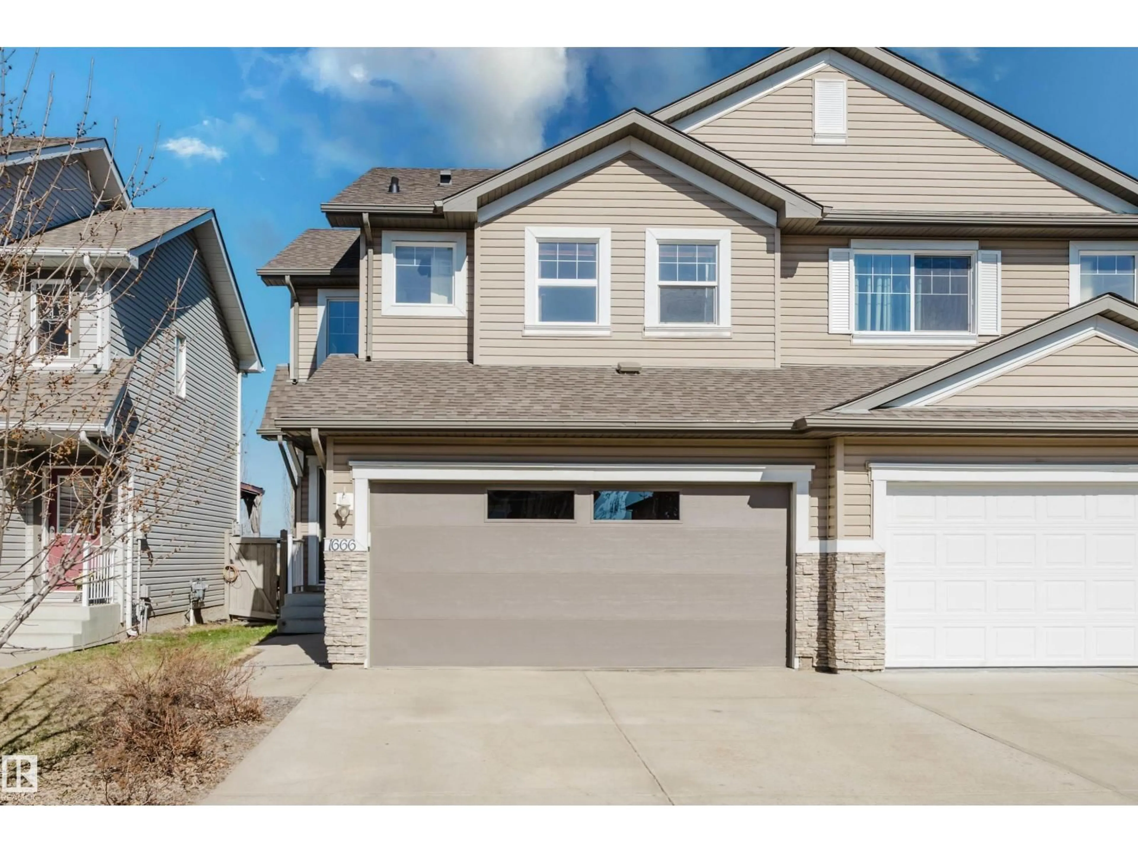 Home with vinyl exterior material, street for 1666 MELROSE PL, Edmonton Alberta T6W1X6