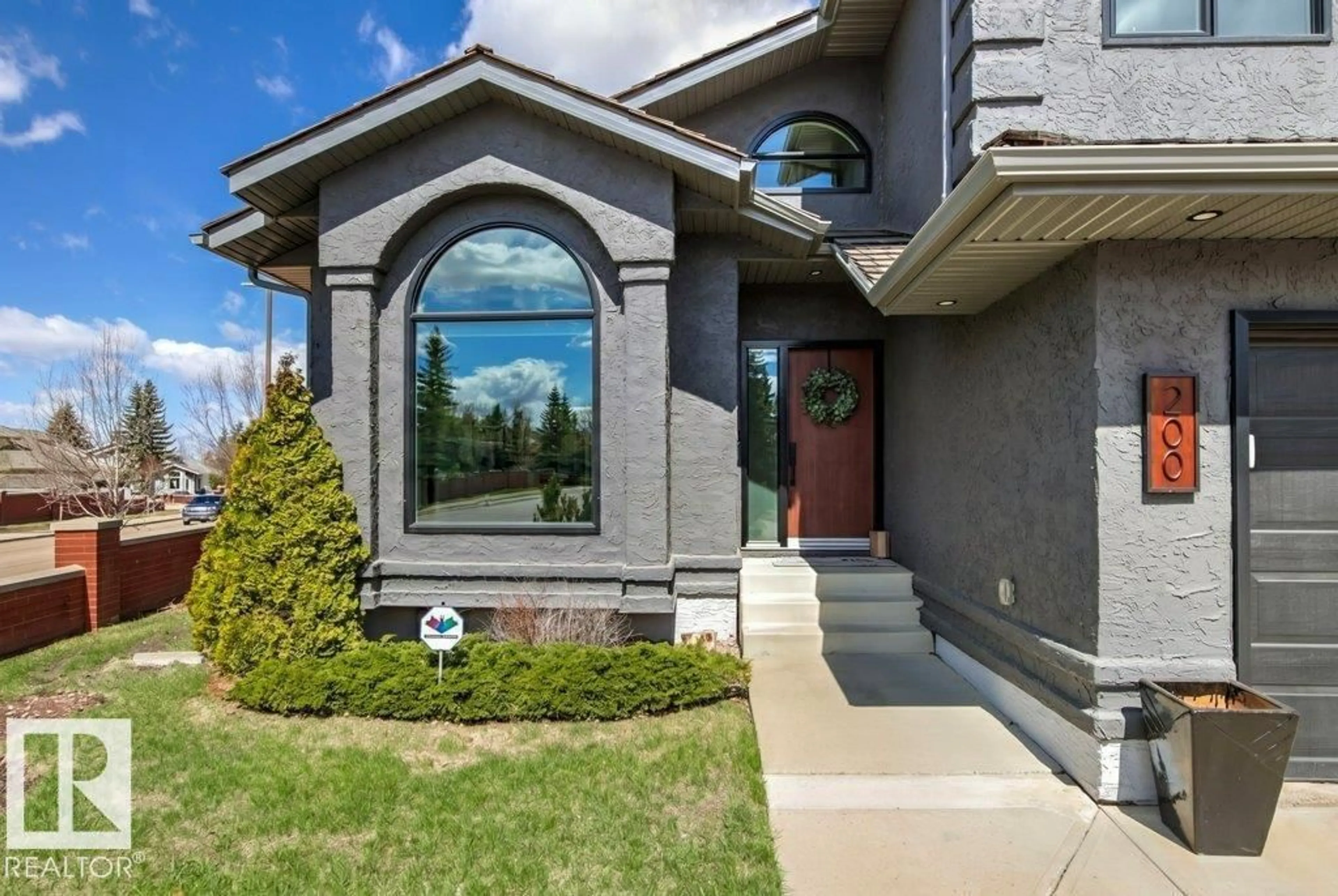 Unknown for 200 FERGUSON PL, Edmonton Alberta T6R2C8