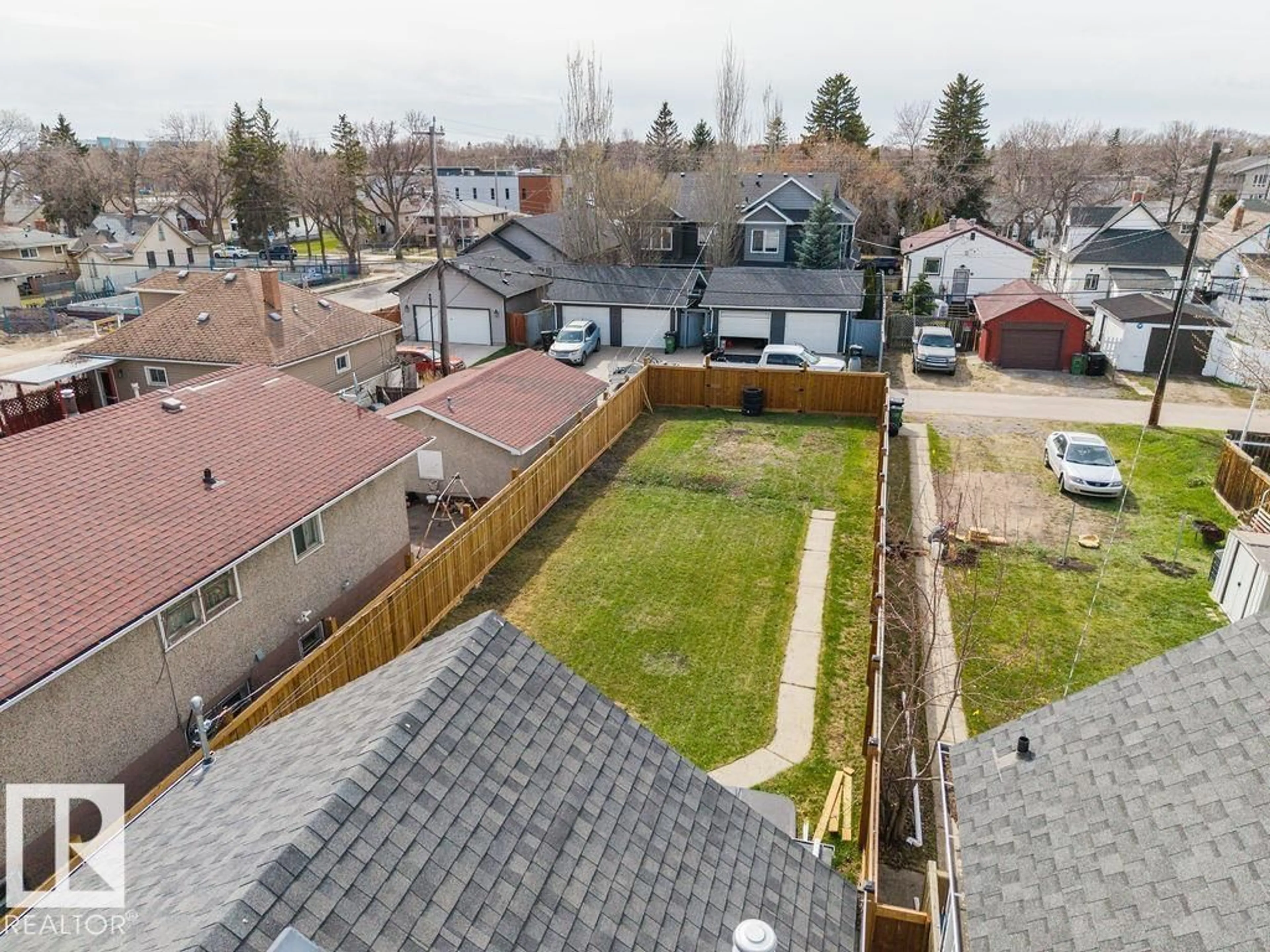A pic from outside/outdoor area/front of a property/back of a property/a pic from drone, street for NW - 12210 95A ST, Edmonton Alberta T5G1S1