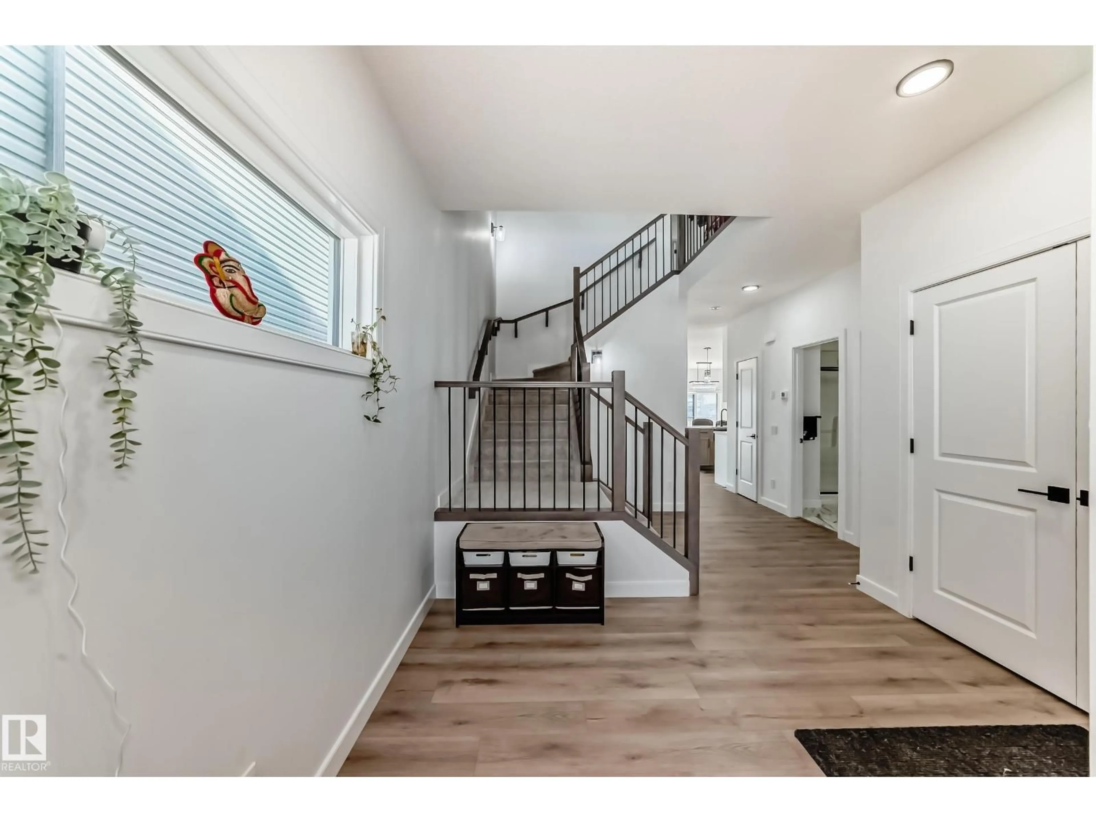 Indoor entryway for 3247 CHERNOWSKI WY, Edmonton Alberta T6W5H2