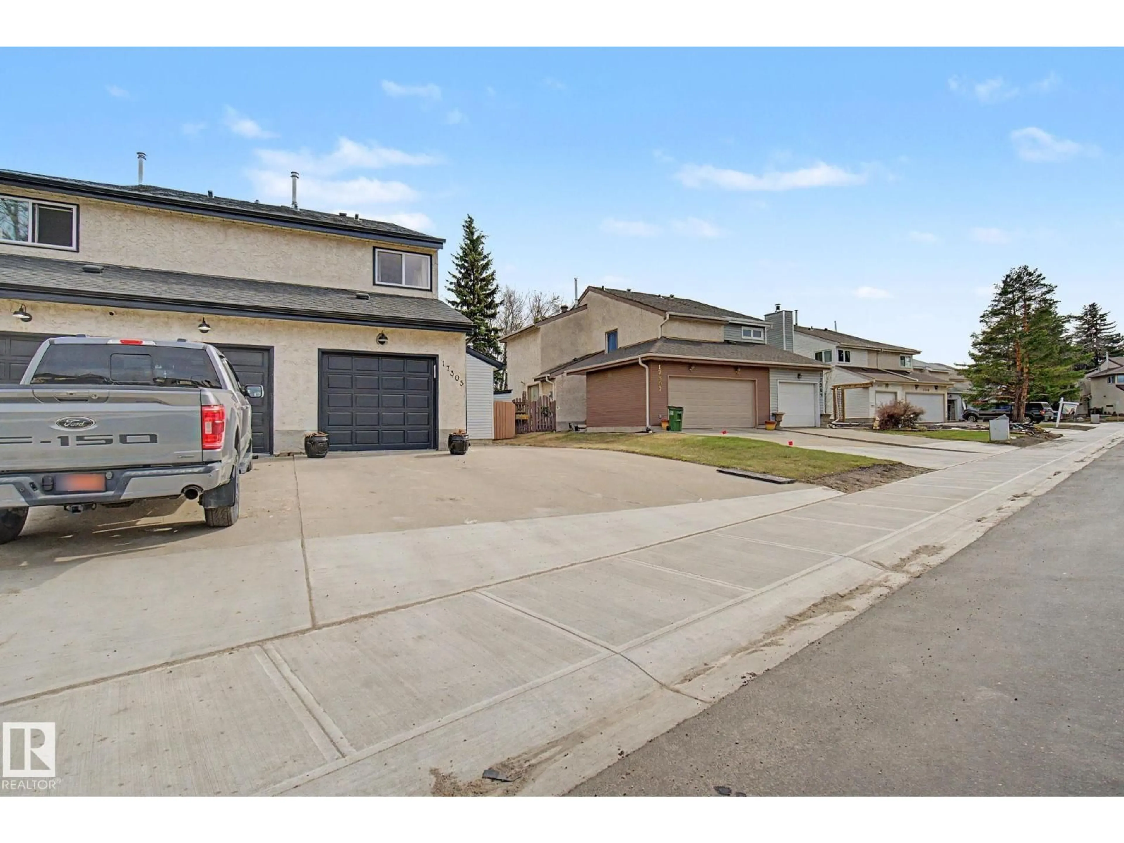 Unknown for 17305 60 AVE, Edmonton Alberta T6M1E9