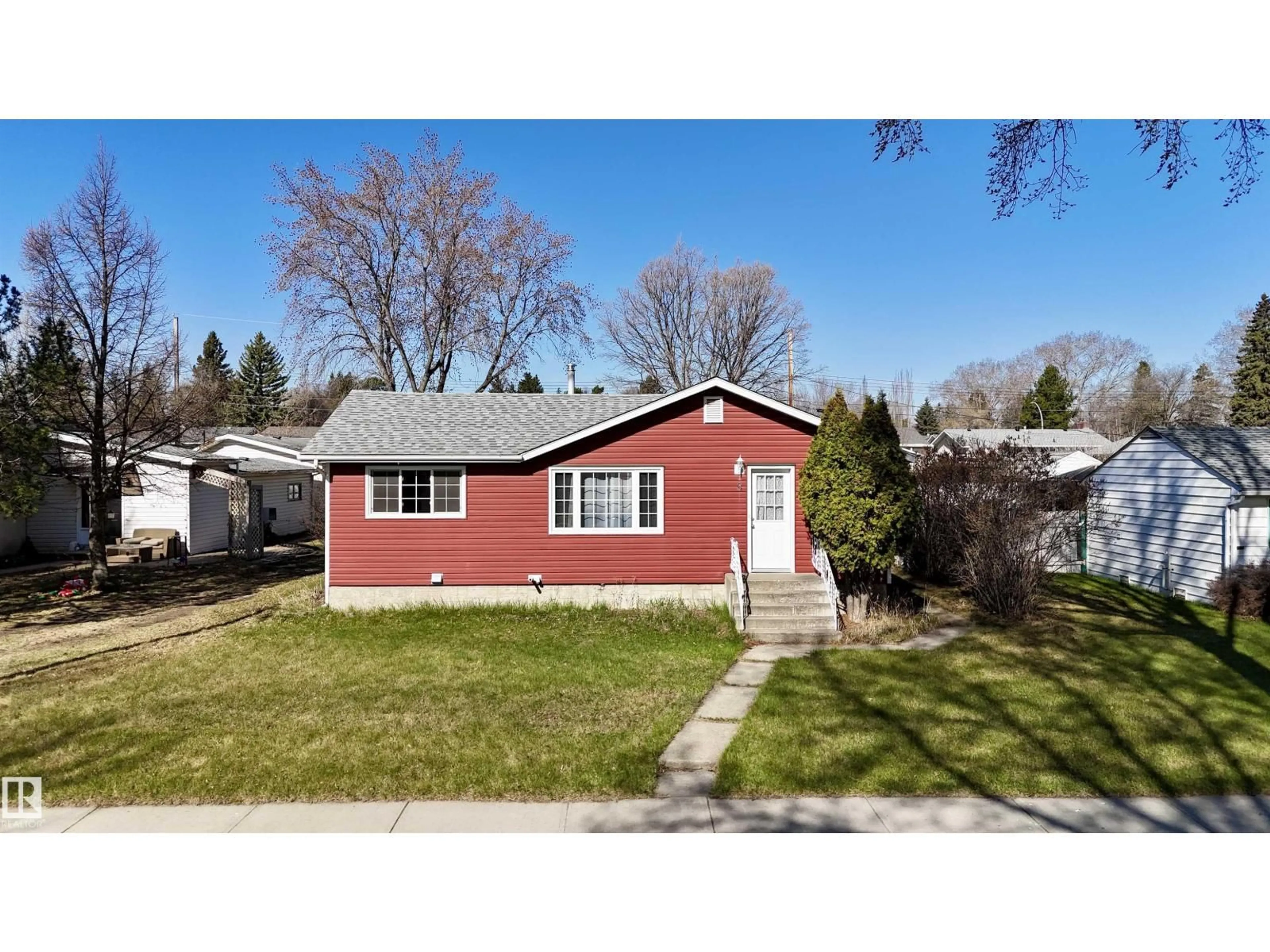 Home with vinyl exterior material, street for 8 MICHIGAN ST, Devon Alberta T9G1H6