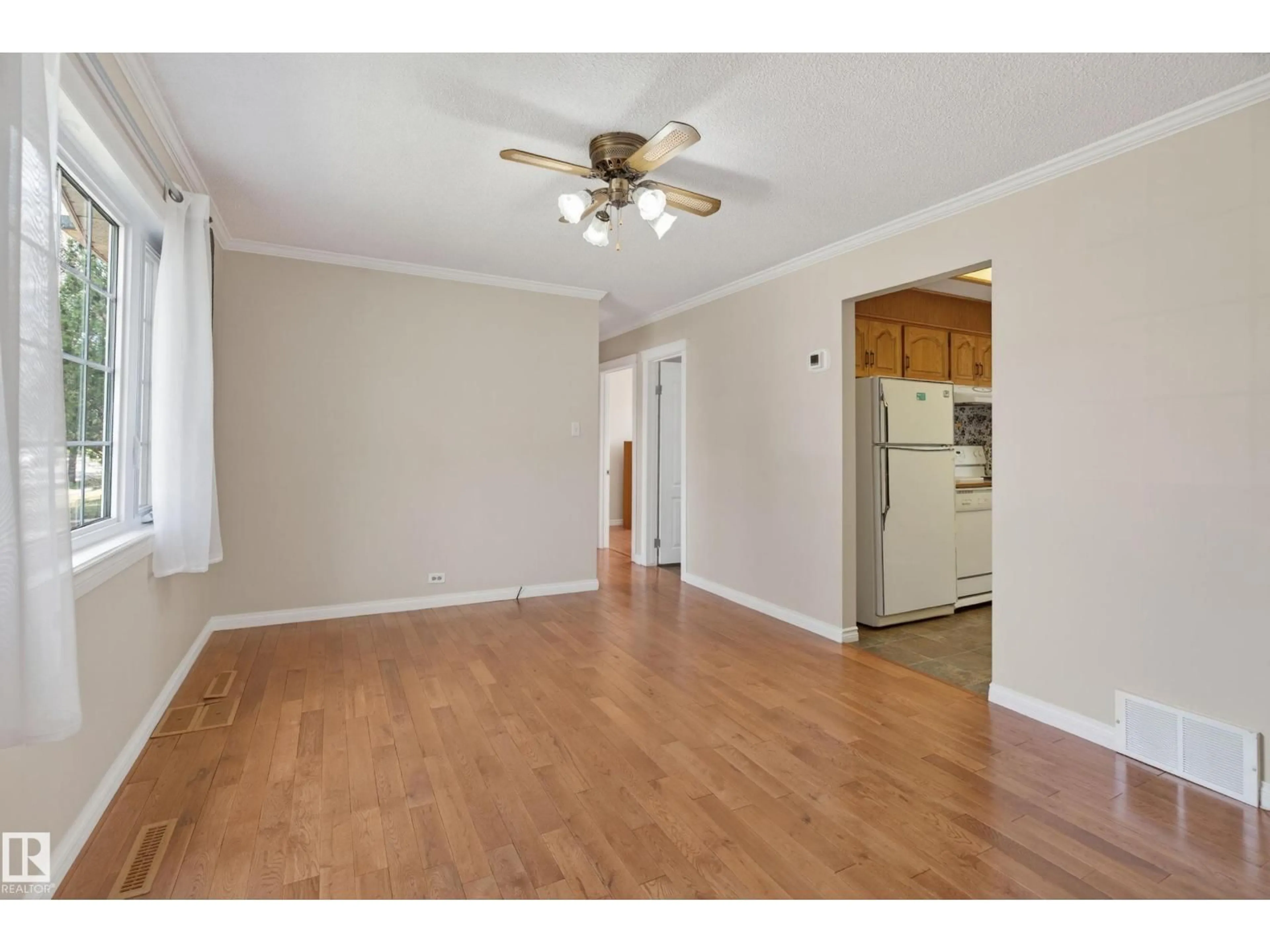 A pic of a room for 8 MICHIGAN ST, Devon Alberta T9G1H6