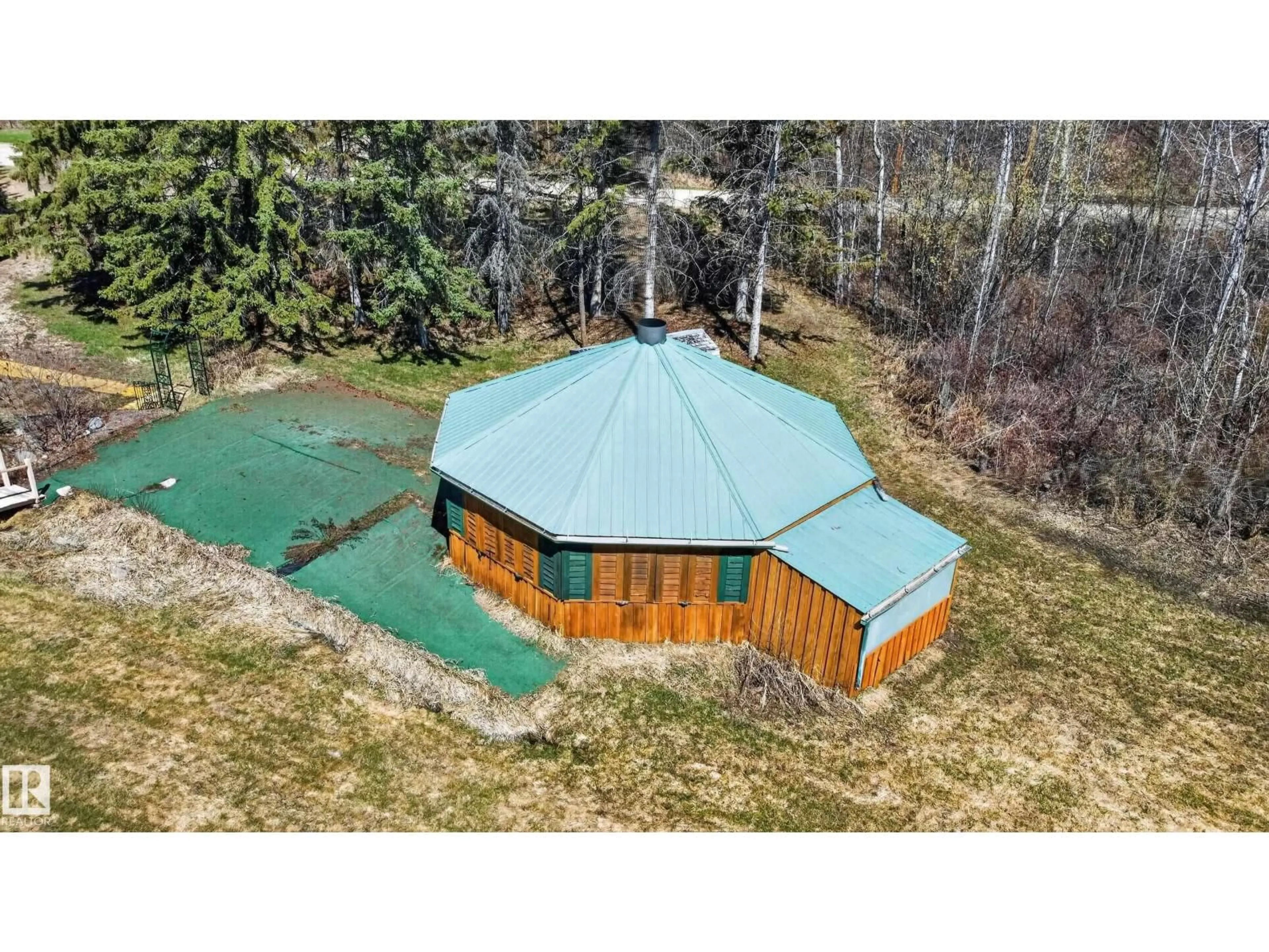 A pic from outside/outdoor area/front of a property/back of a property/a pic from drone, unknown for 121 55107 RGE RD 33, Rural Lac Ste. Anne County Alberta T0E1A0