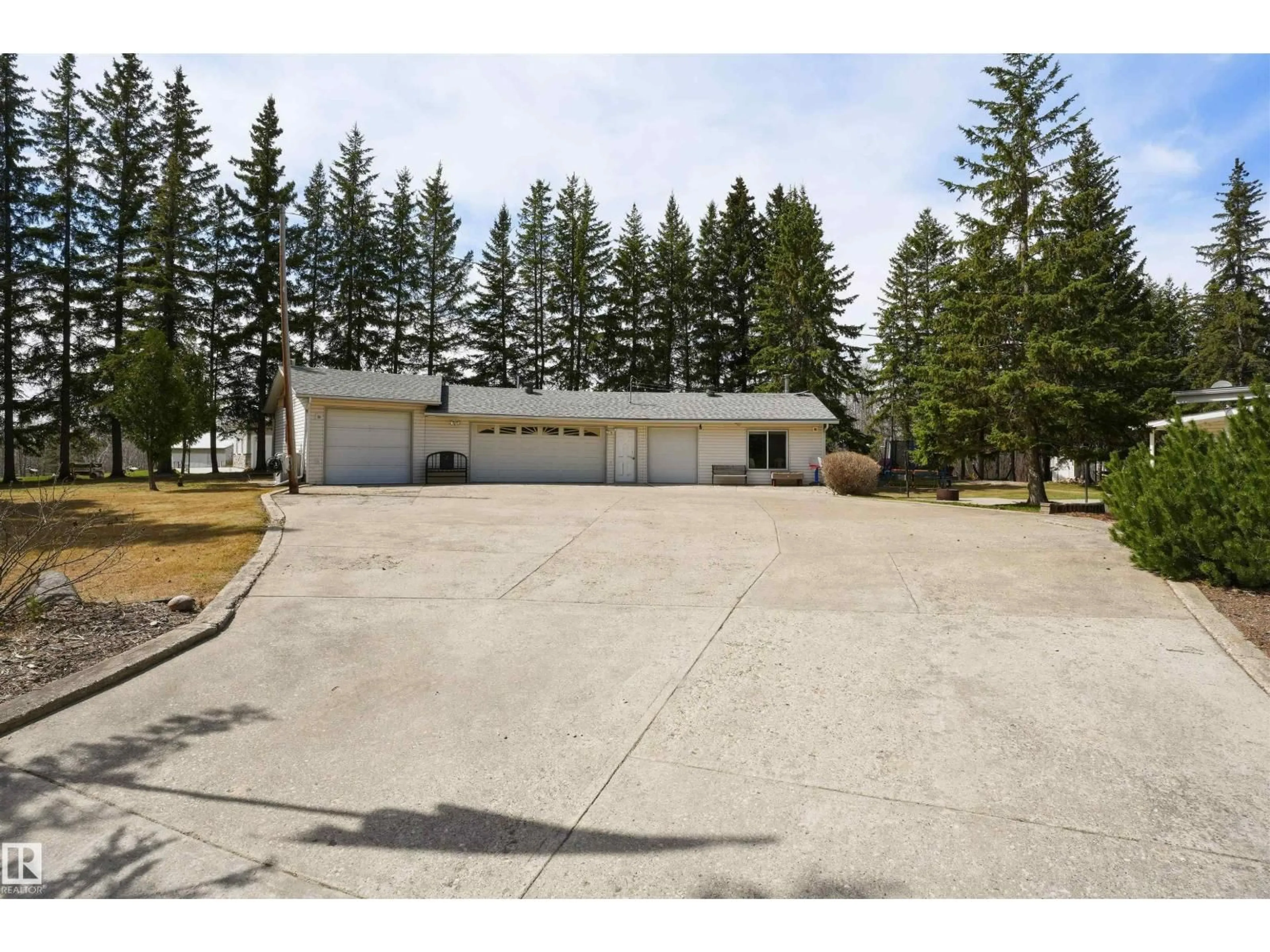 Unknown for 112 - 55107 RGE ROAD 33, Rural Lac Ste. Anne County Alberta T0E1A0