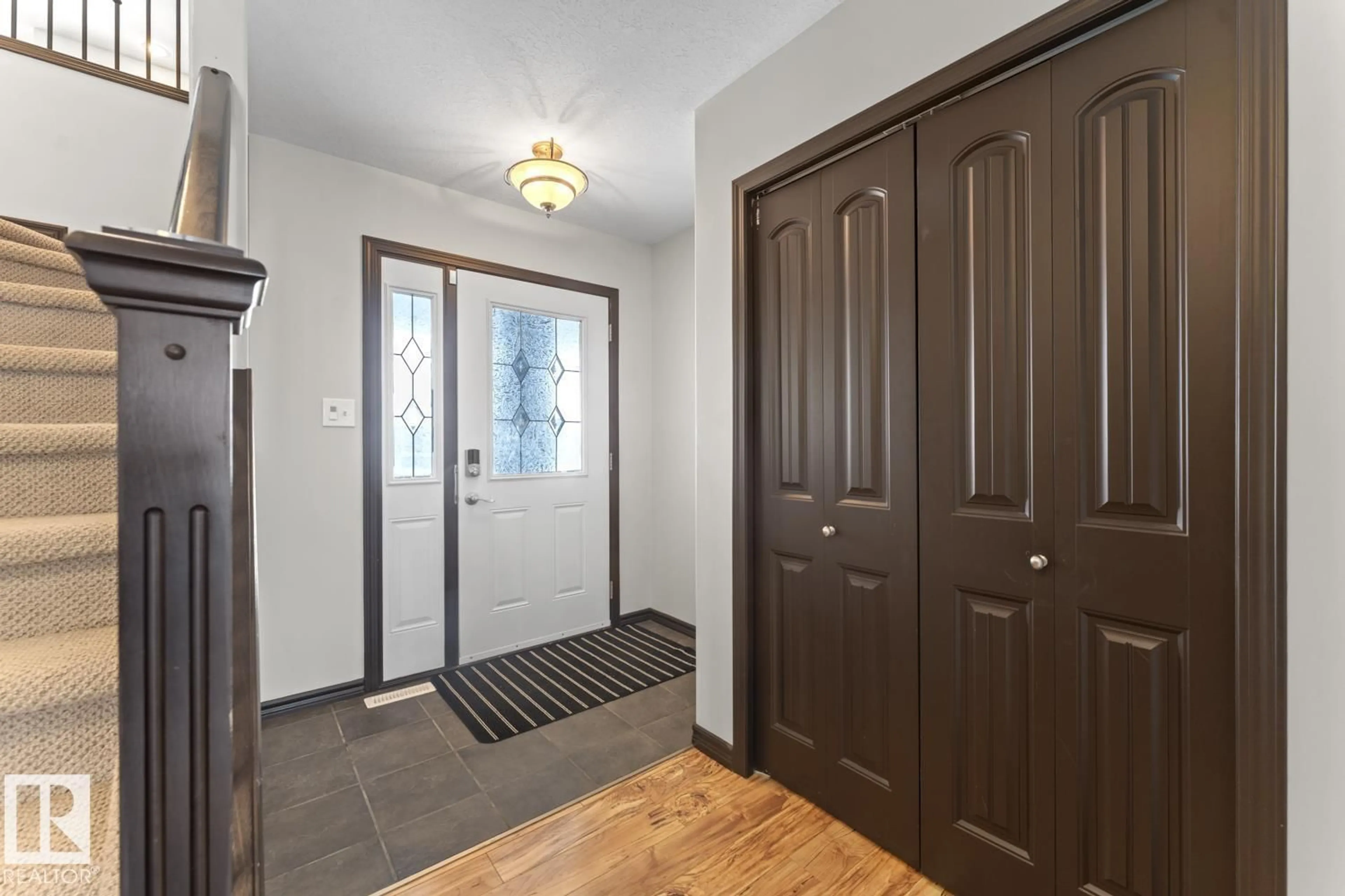 Indoor entryway for 2609 LAKE AV, Cold Lake Alberta T9M0A1