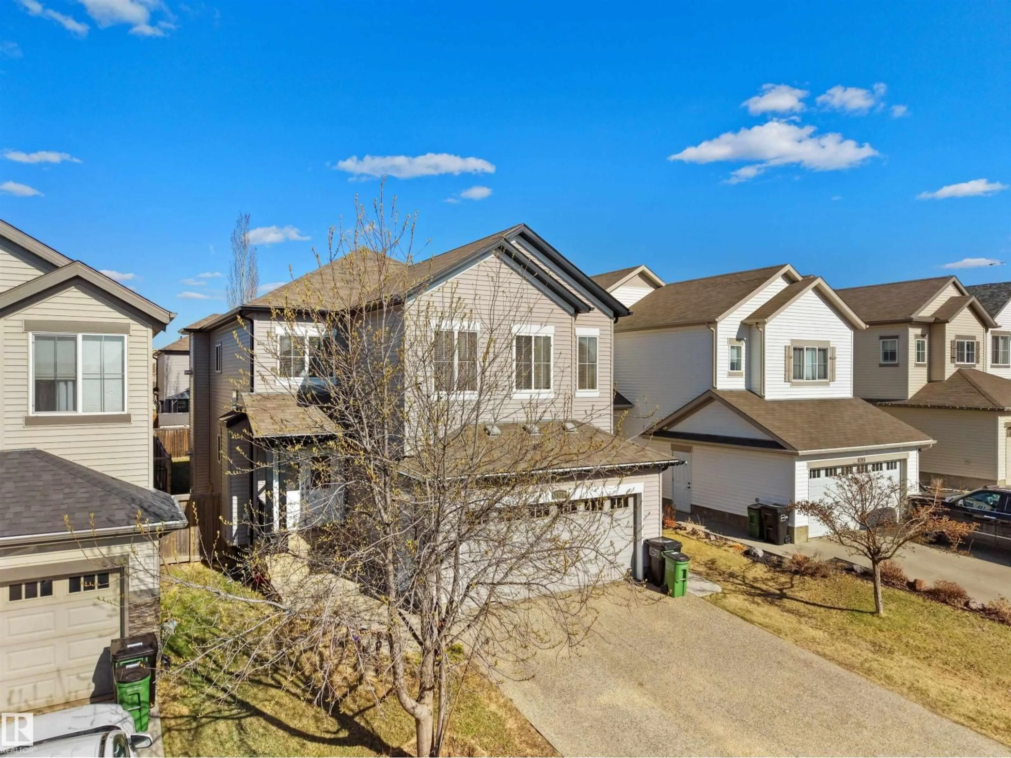 A pic from outside/outdoor area/front of a property/back of a property/a pic from drone, street for SW - 1015 61 ST, Edmonton Alberta T6X0M4