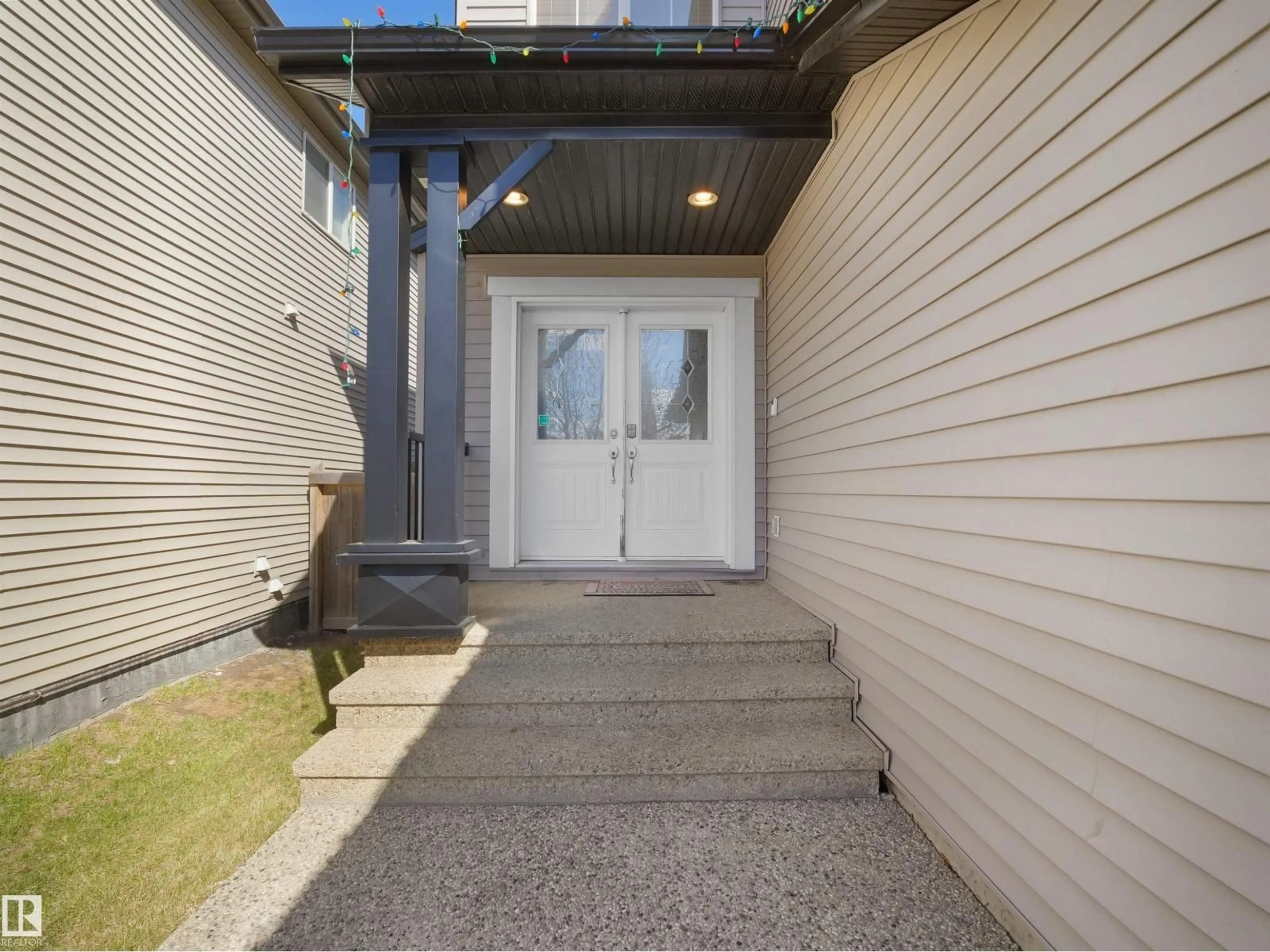 Indoor entryway for SW - 1015 61 ST, Edmonton Alberta T6X0M4