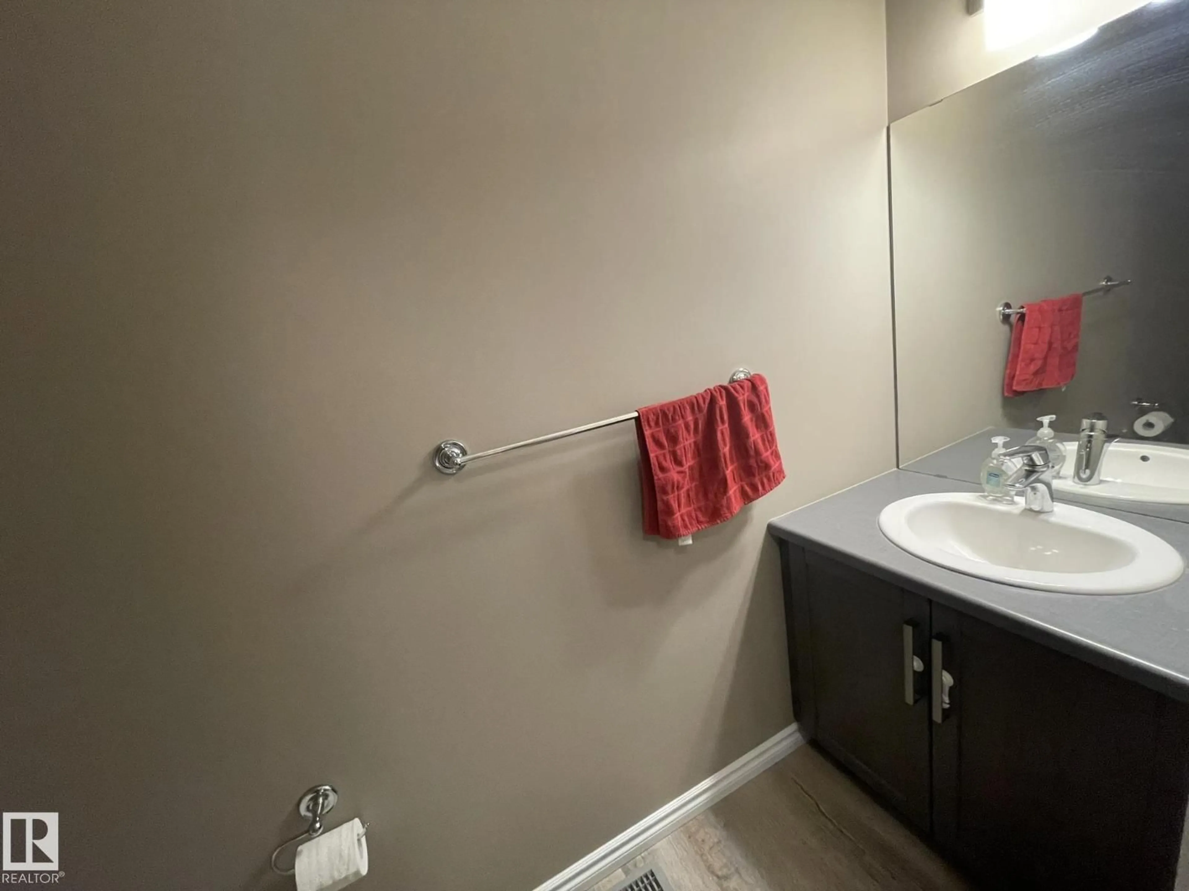 A pic of a room for 871 EBBERS CR, Edmonton Alberta T5Y3V1