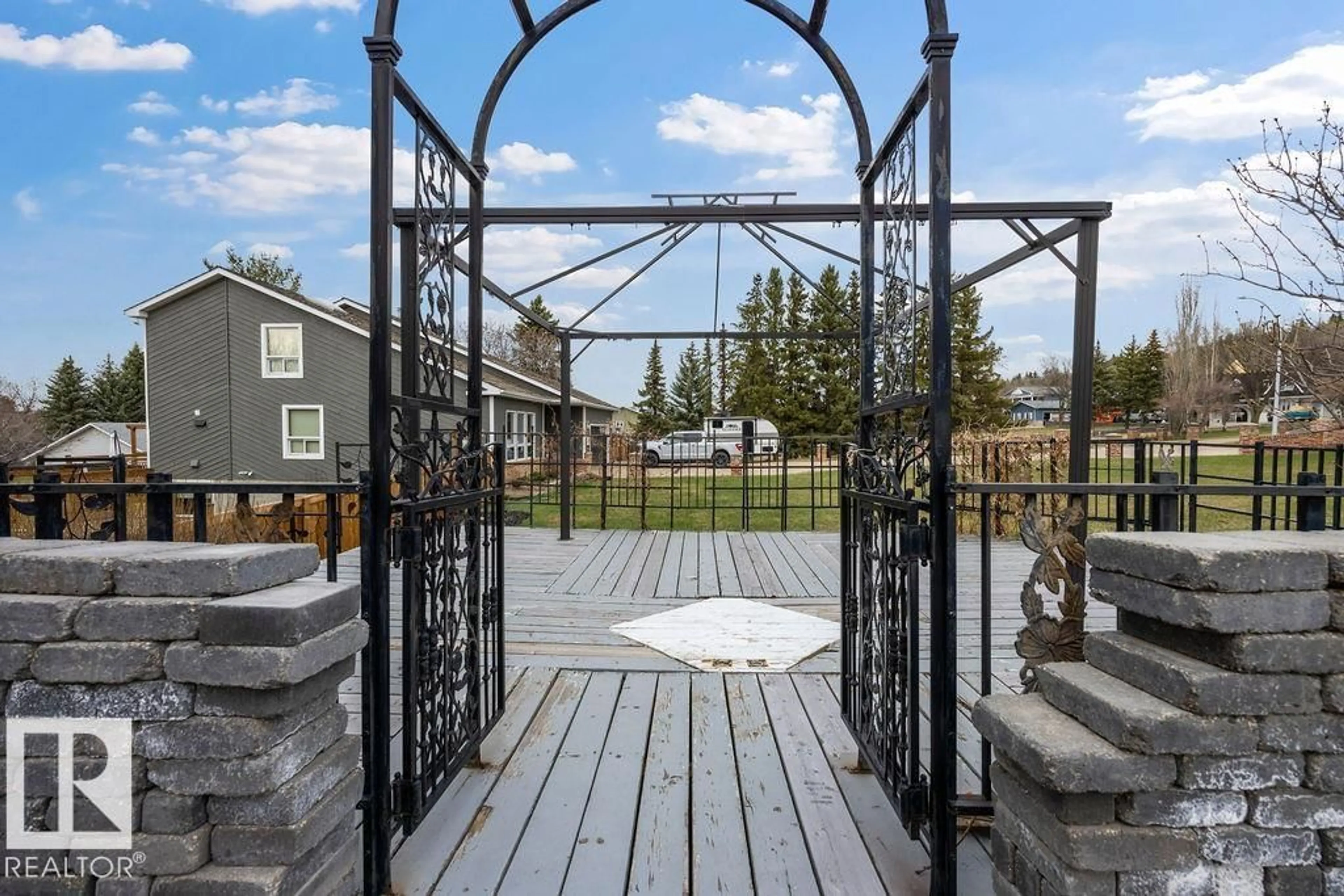 Patio, mountain view for 60 STURGEON VIEW CR, Rural Sturgeon County Alberta T8N1M9