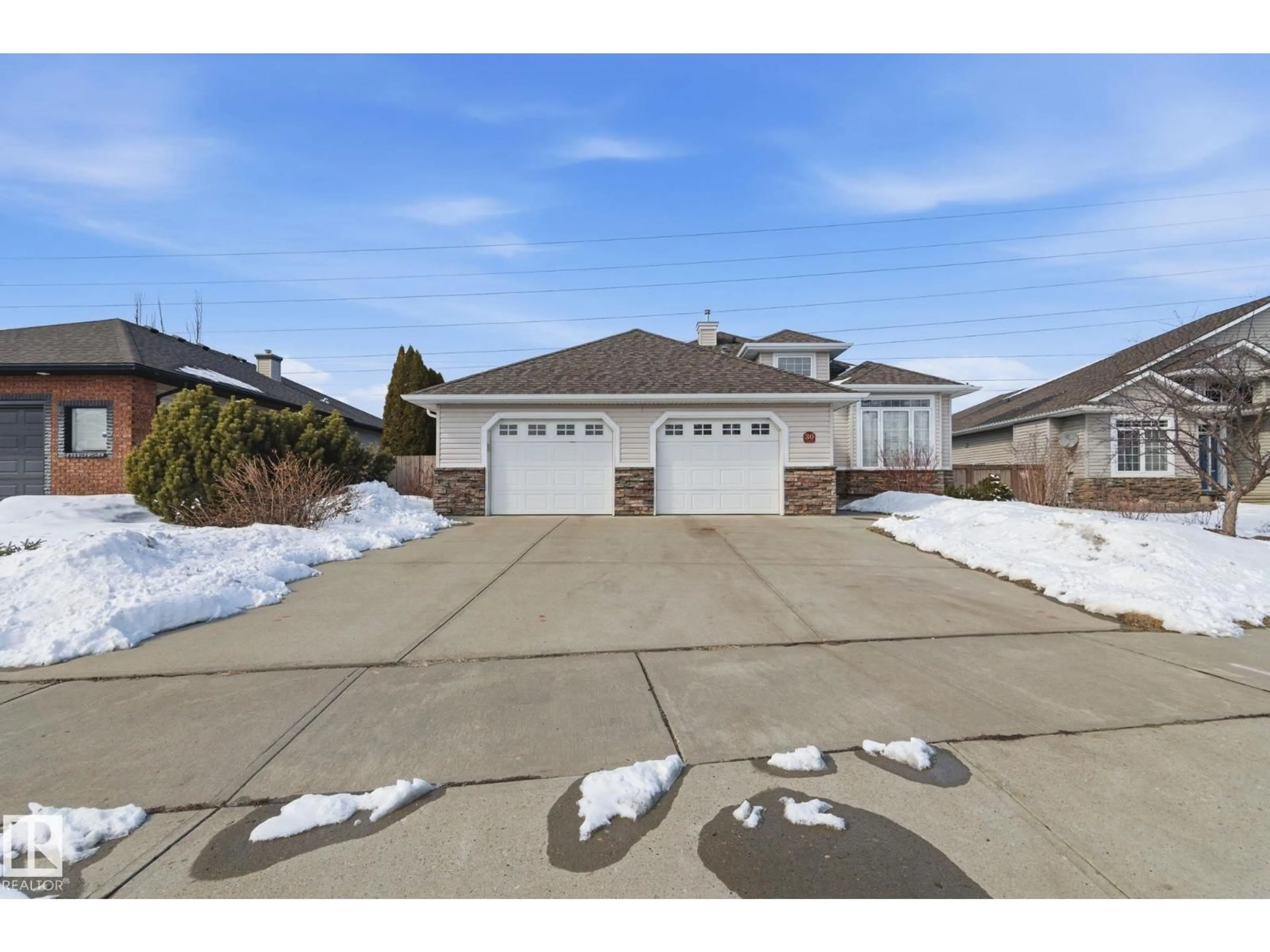 Indoor garage for 30 VALLEYVIEW RG, Fort Saskatchewan Alberta T8L4P2