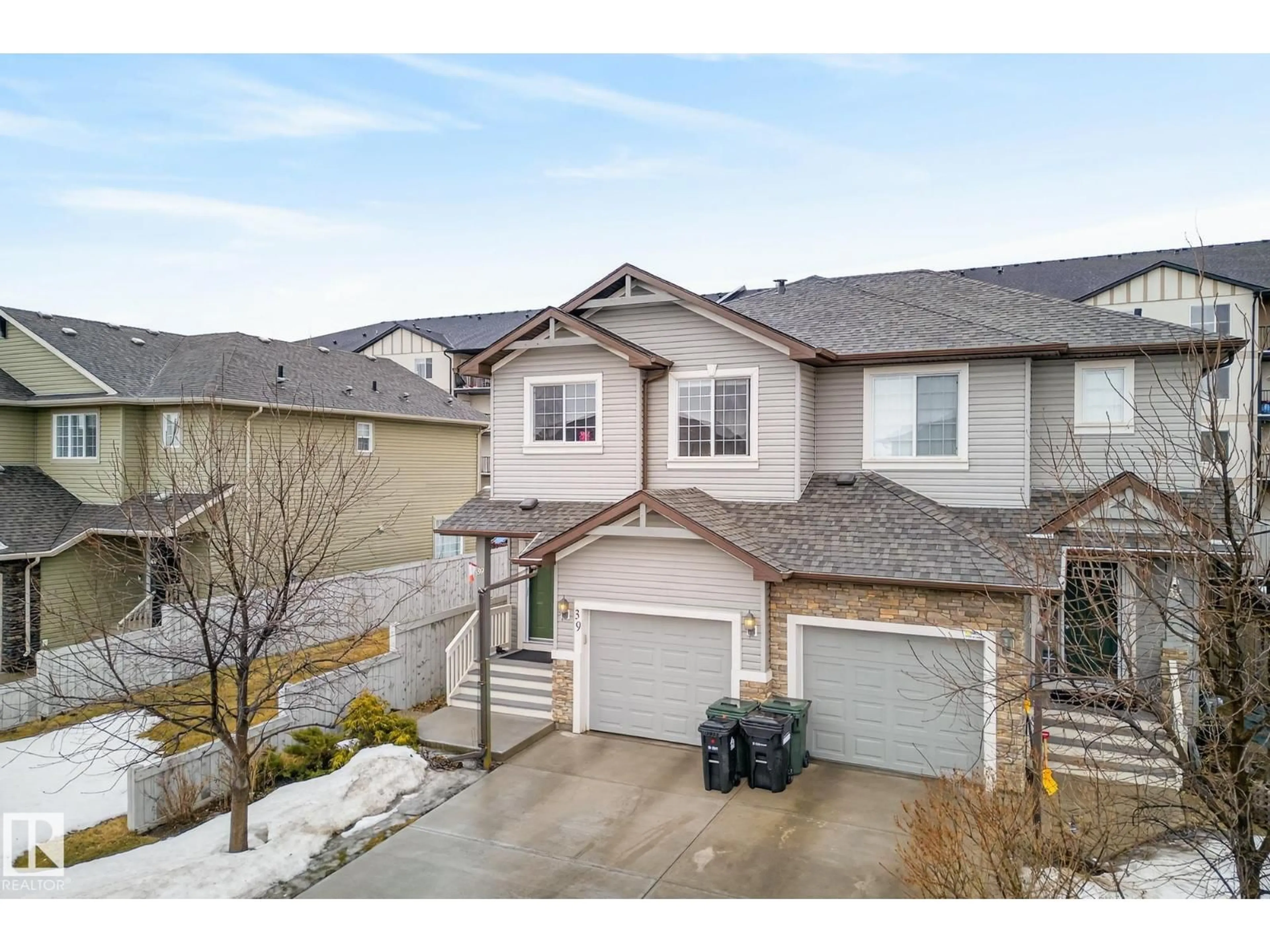 A pic from outside/outdoor area/front of a property/back of a property/a pic from drone, street for 39 MEADOWVIEW CO, Spruce Grove Alberta T7X0N2