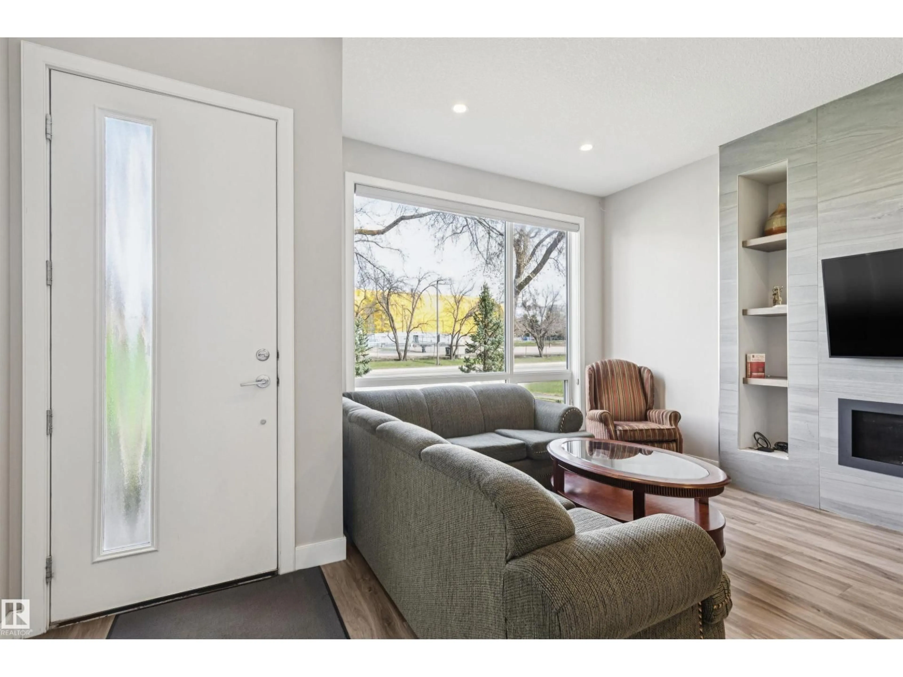 Indoor entryway for 8724 116 ST, Edmonton Alberta T6G1P7