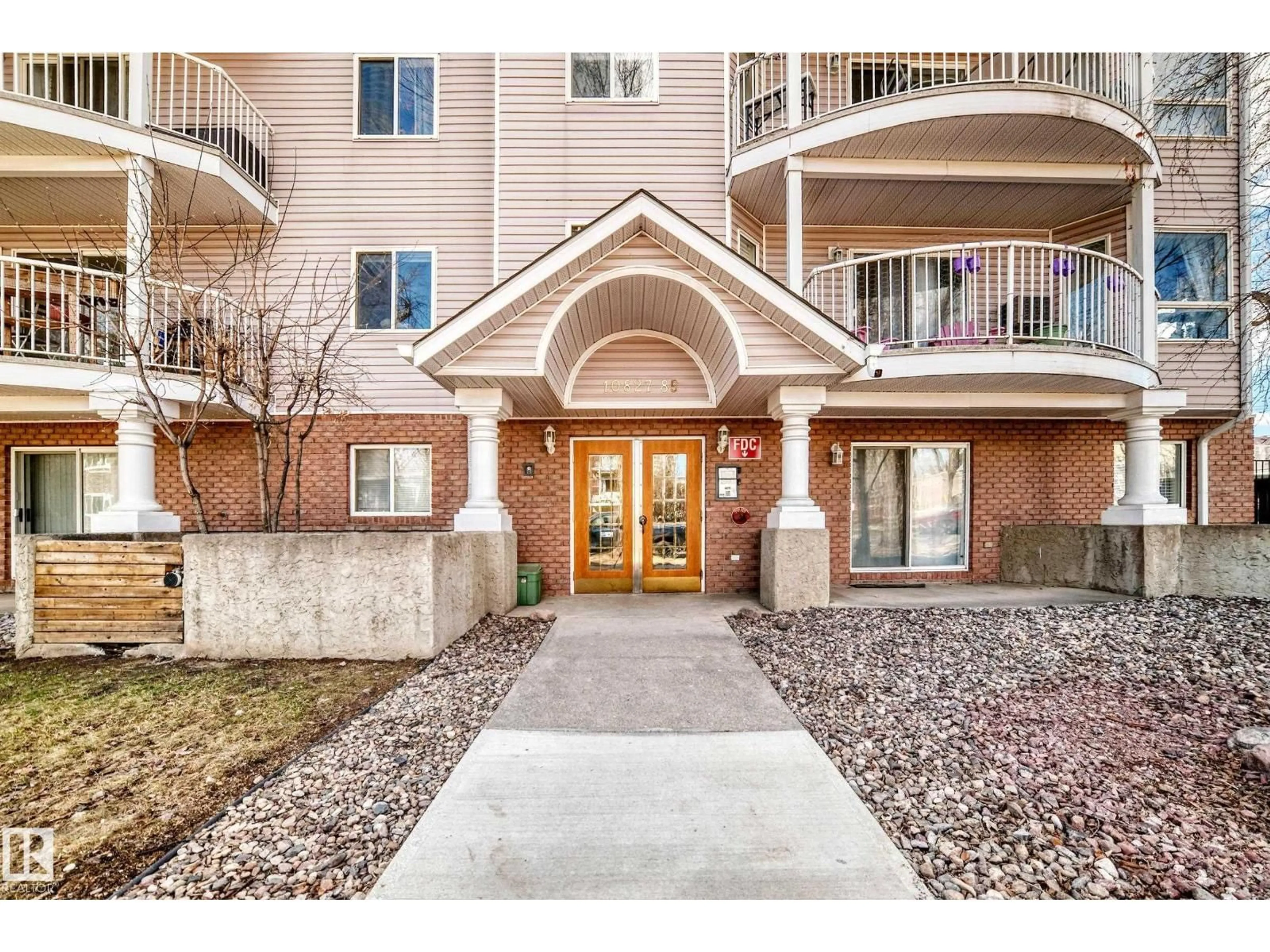Indoor entryway for NW - 101 10827 85 AV, Edmonton Alberta T6E2L2