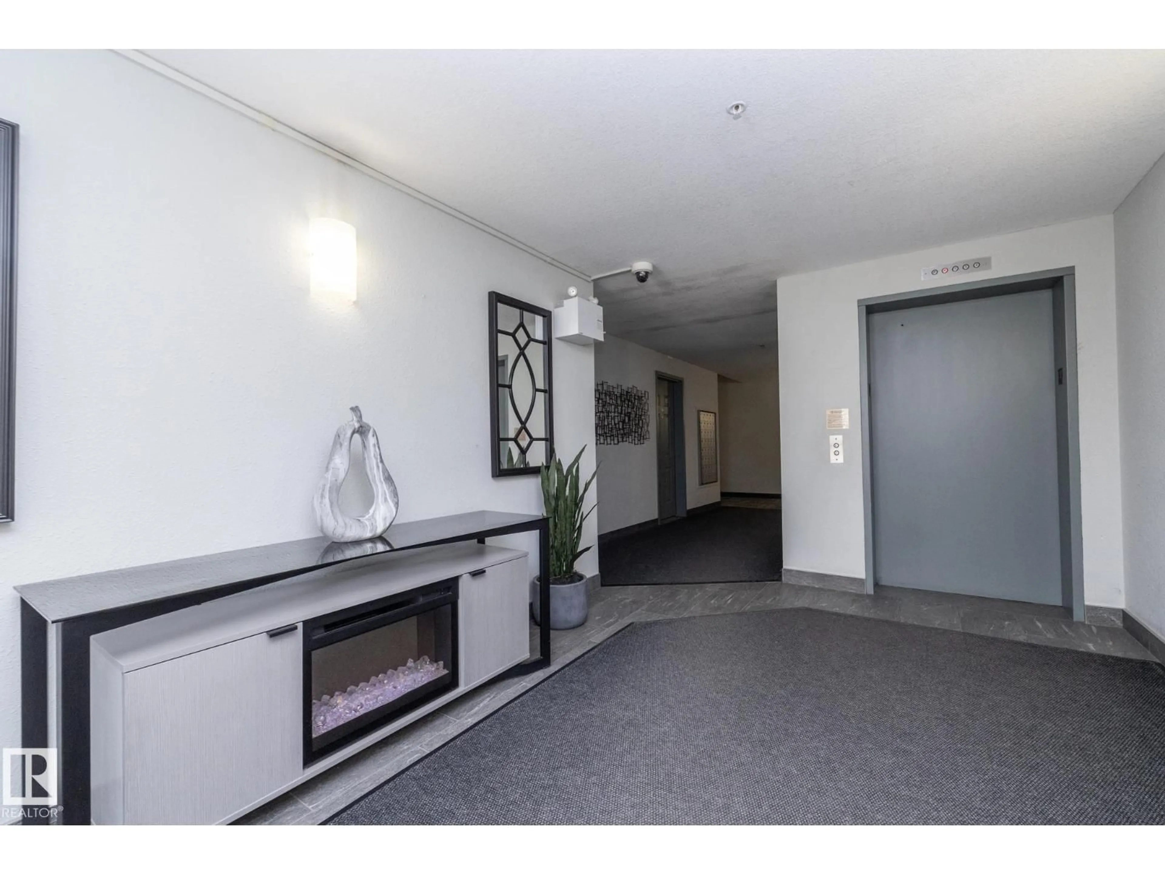 Indoor foyer for #102 - 304 LEWIS ESTATES BV, Edmonton Alberta T5T6Y7