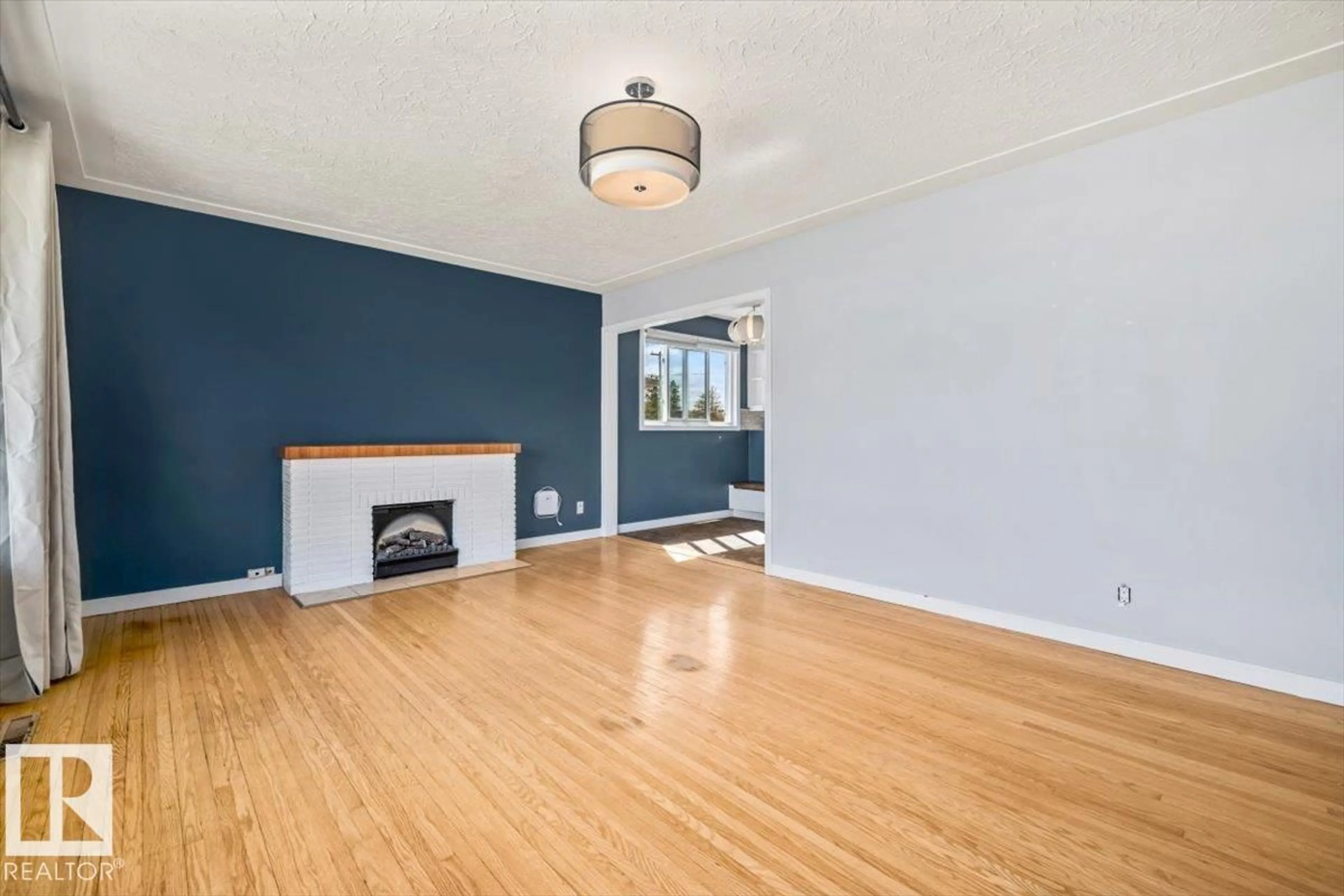 Unknown for NW - 9828 79 ST, Edmonton Alberta T6A3G1