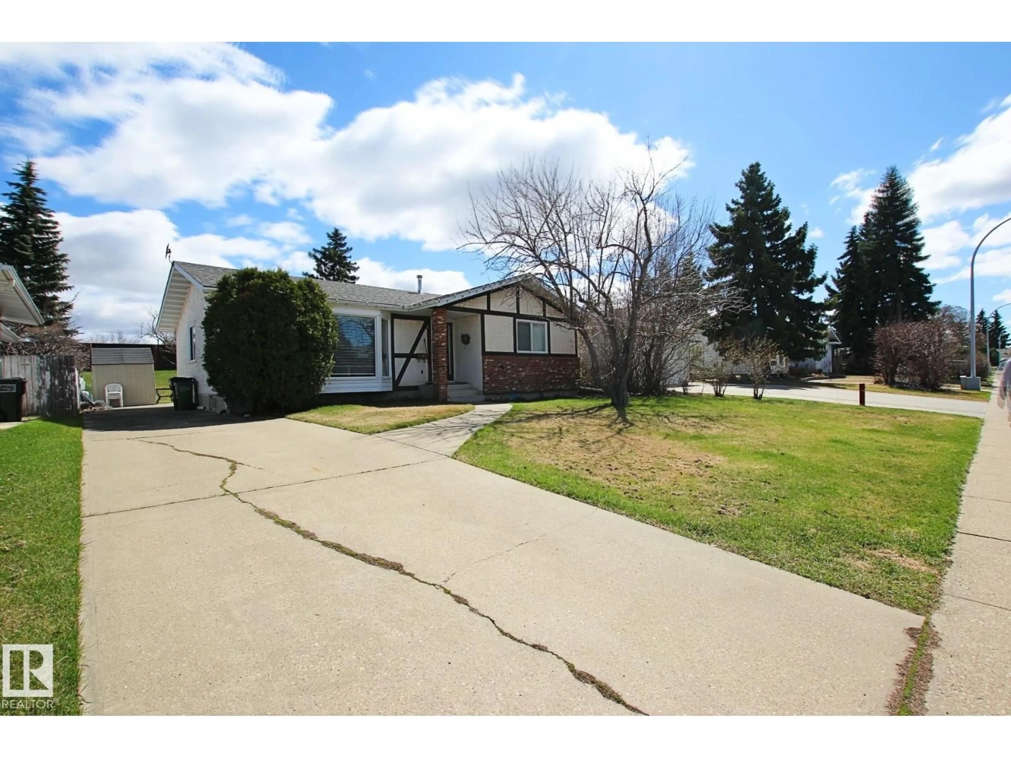 Unknown for NW - 3539 104 ST, Edmonton Alberta T6J2J8