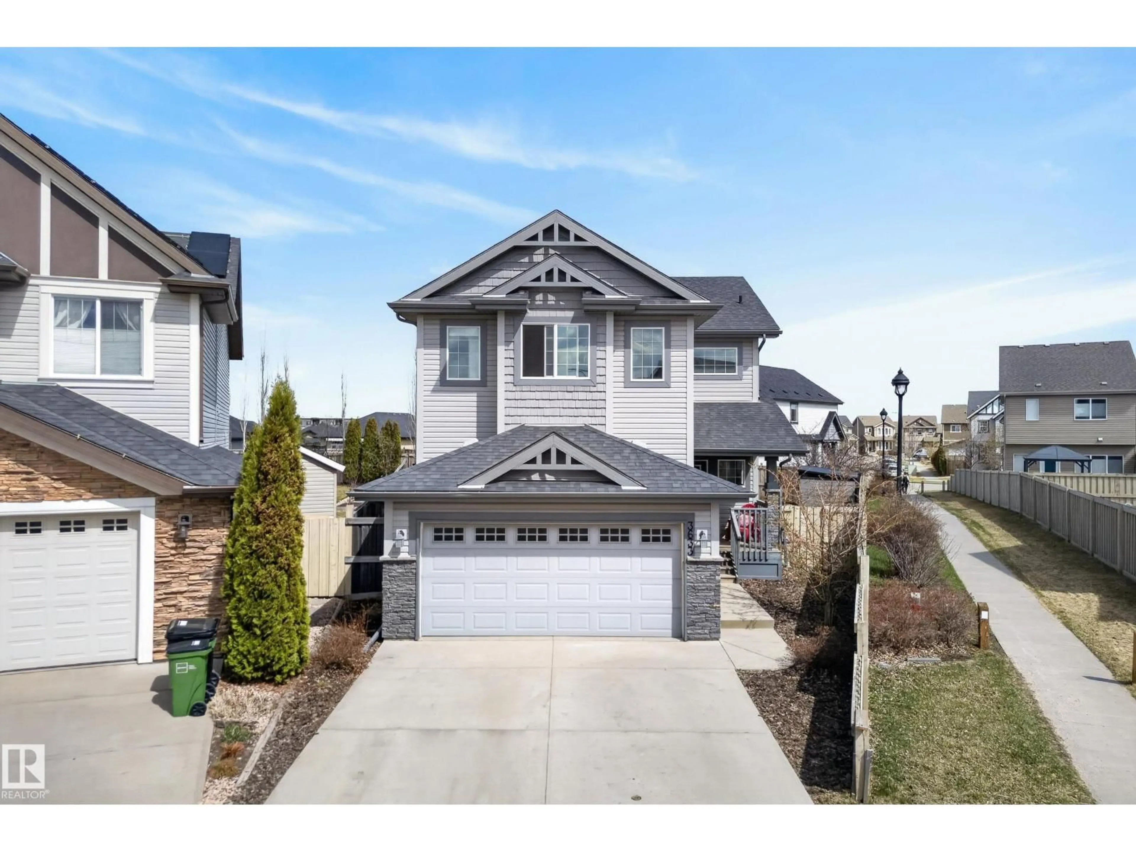 A pic from outside/outdoor area/front of a property/back of a property/a pic from drone, street for 3633 ATKINSON LO, Edmonton Alberta T6W0X2