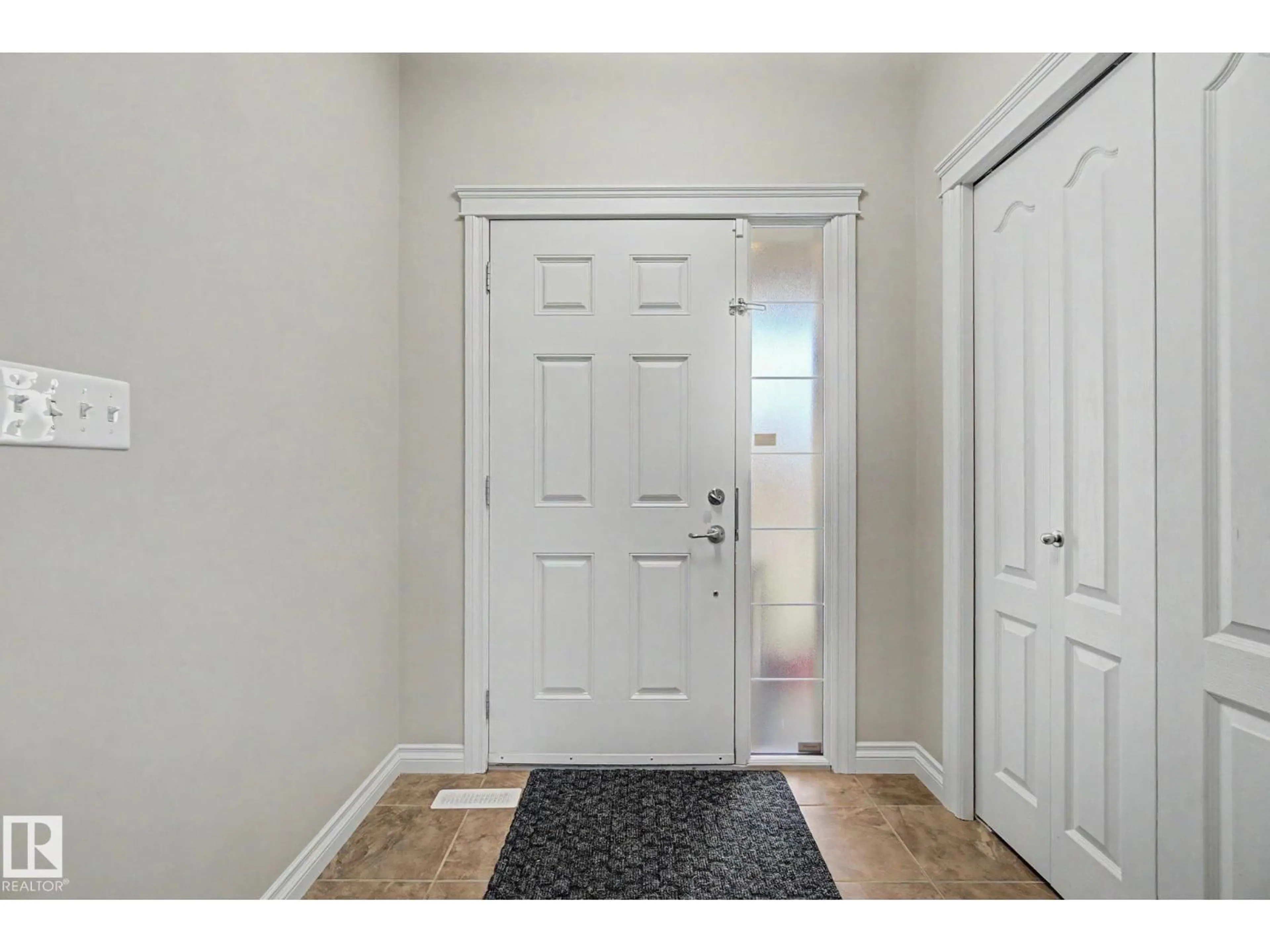Indoor entryway for 45 VEGA AV, Spruce Grove Alberta T7X4R8