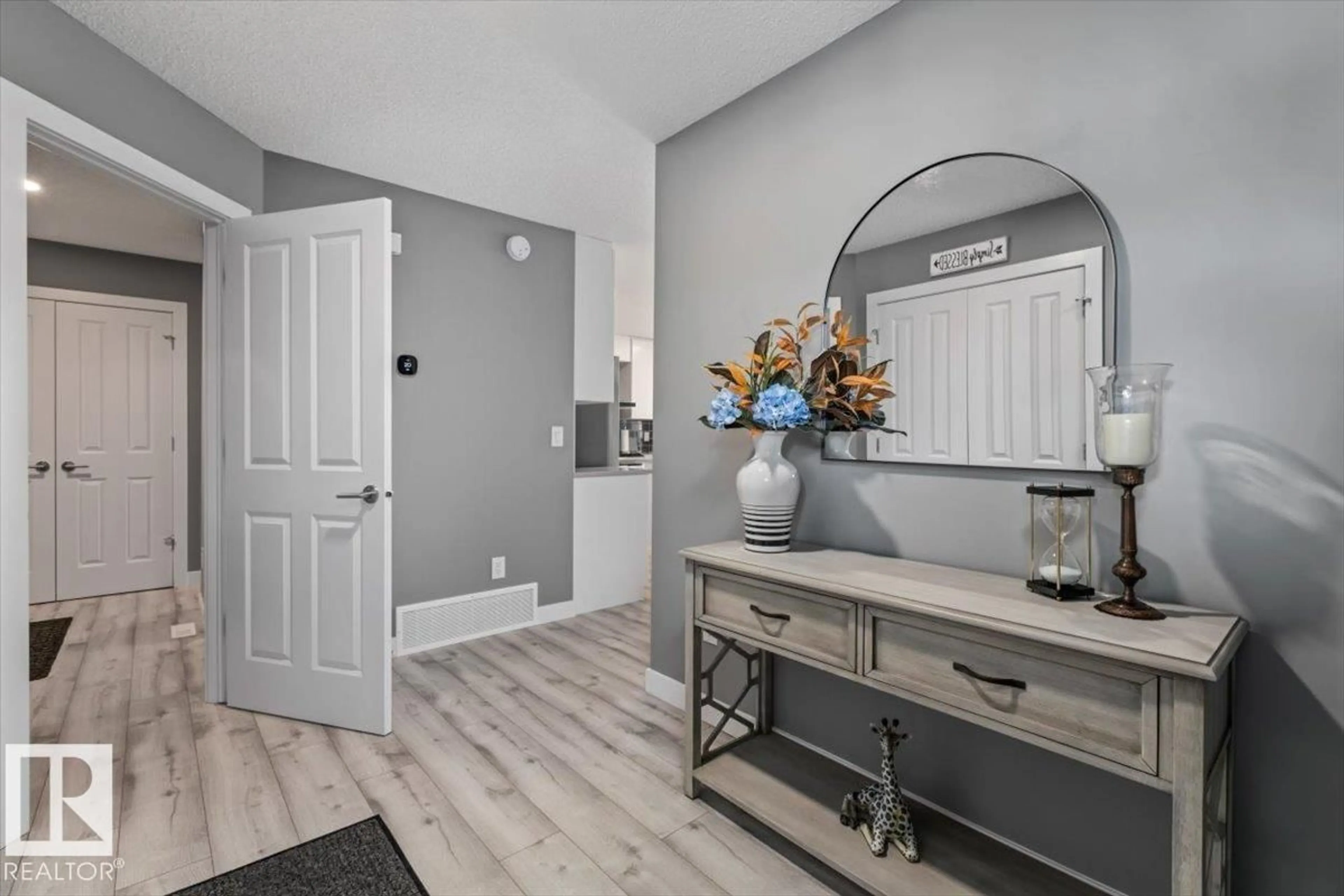 Indoor entryway for 41 PENN PL, Spruce Grove Alberta T7X2W7
