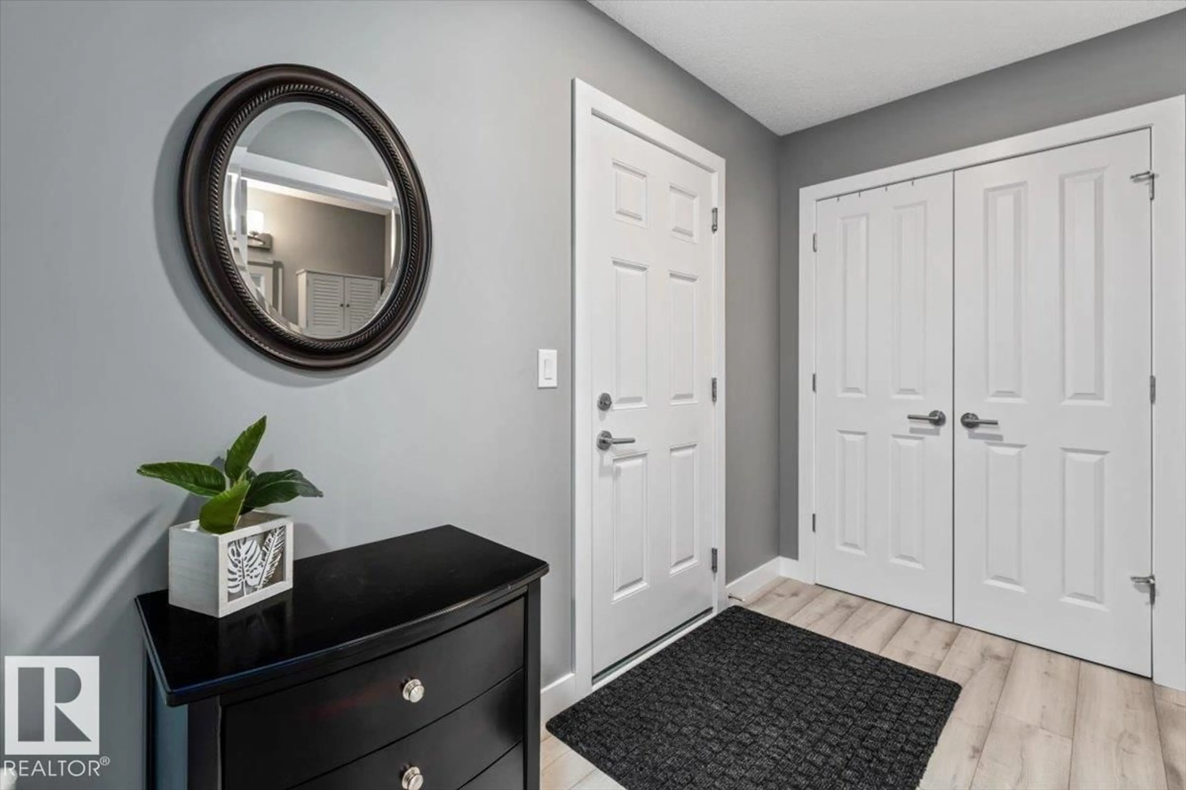 Indoor entryway for 41 PENN PL, Spruce Grove Alberta T7X2W7