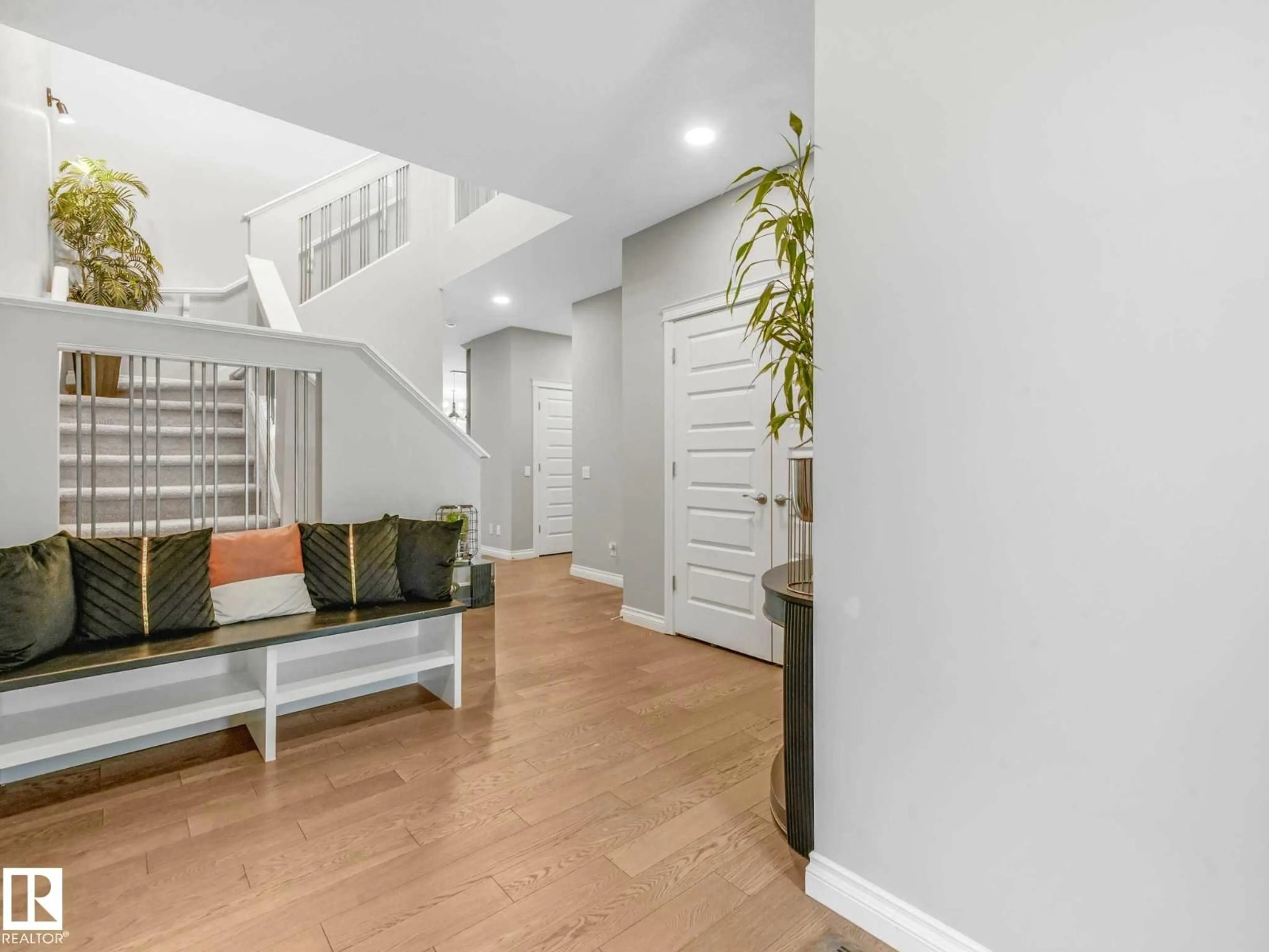 Indoor entryway for NW - 8427 216 ST, Edmonton Alberta T5T4W2