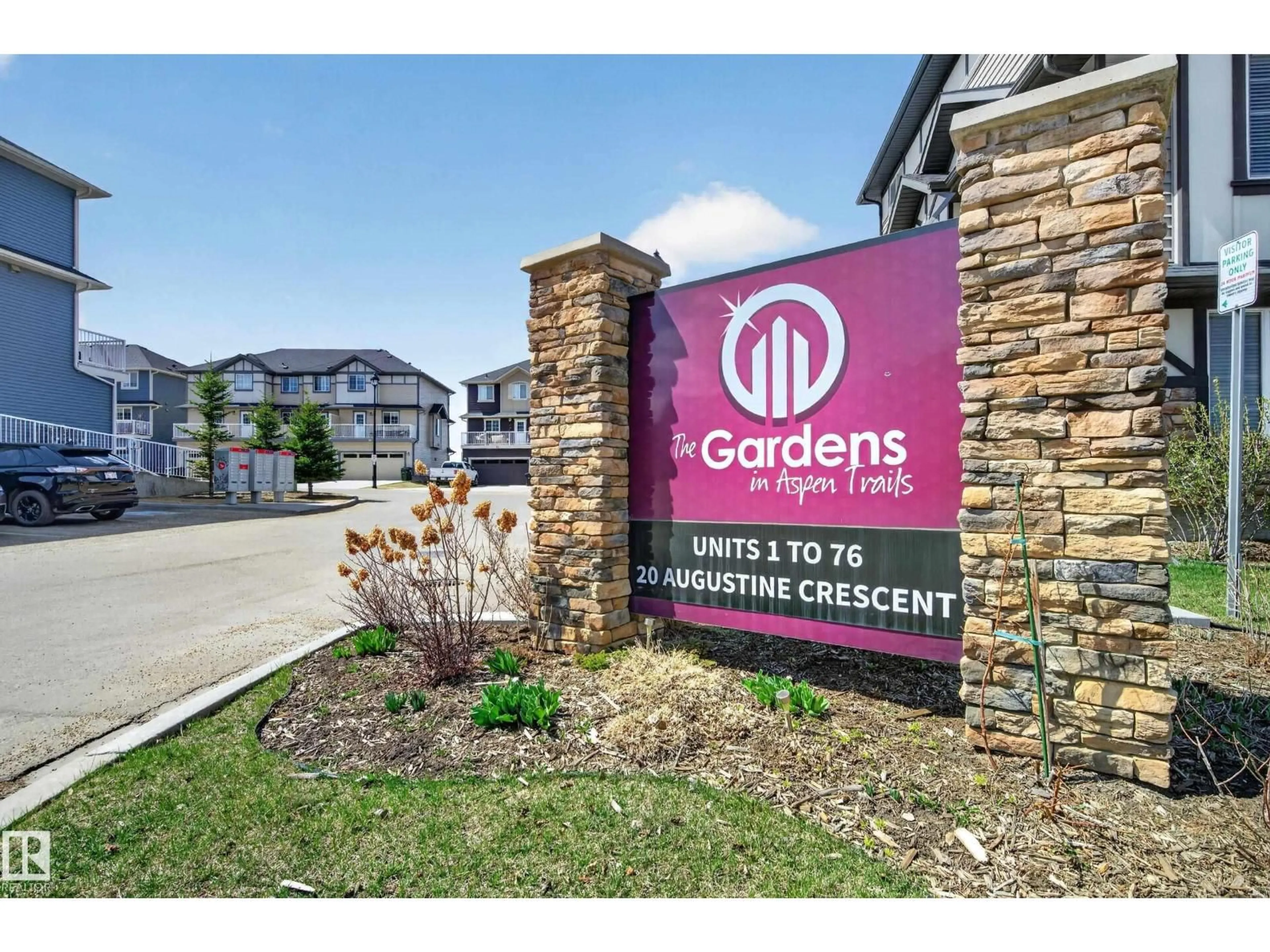 Indoor foyer for 66 20 AUGUSTINE CR, Sherwood Park Alberta T8H0Z8