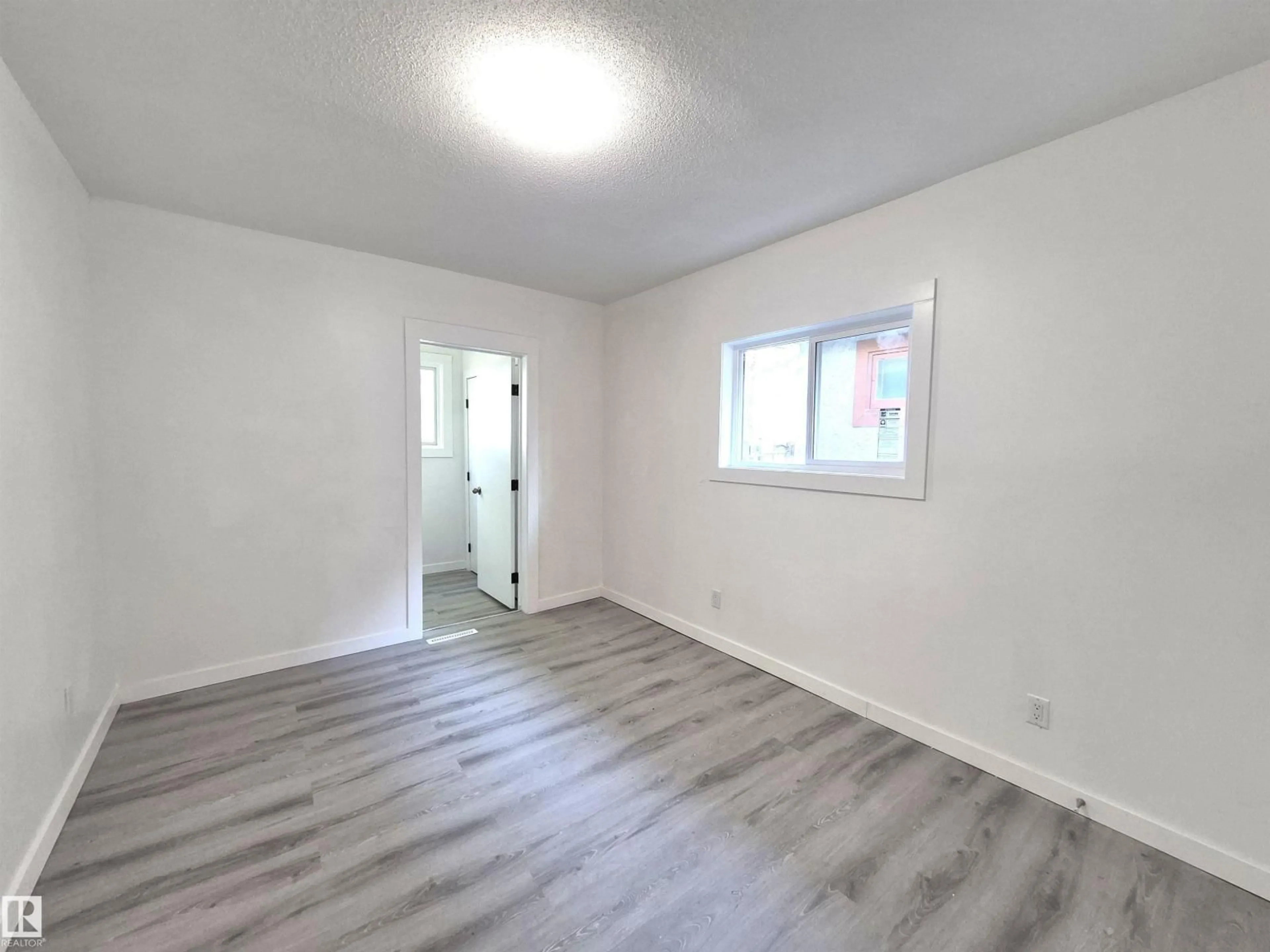 A pic of a room for 11240 94 ST, Edmonton Alberta T5G1G9