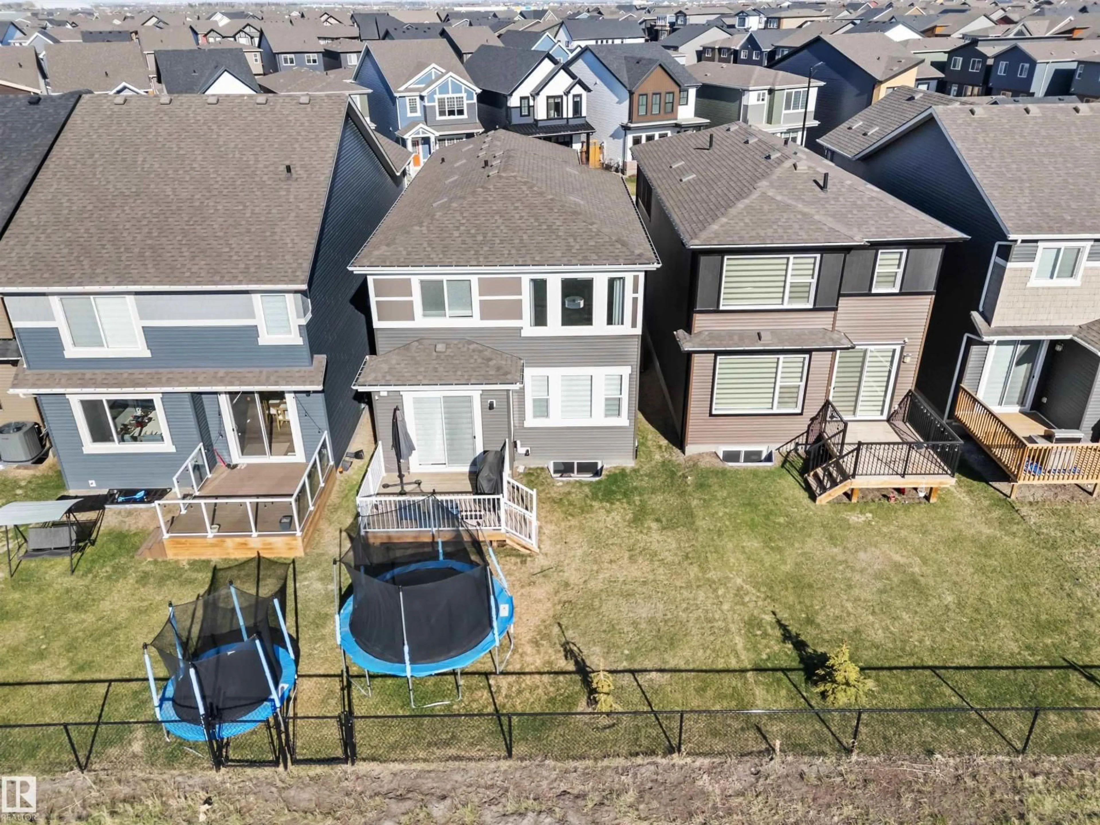 A pic from outside/outdoor area/front of a property/back of a property/a pic from drone, unknown for CI SW - 1471 PLUM CIRCLE, Edmonton Alberta T6X3A7
