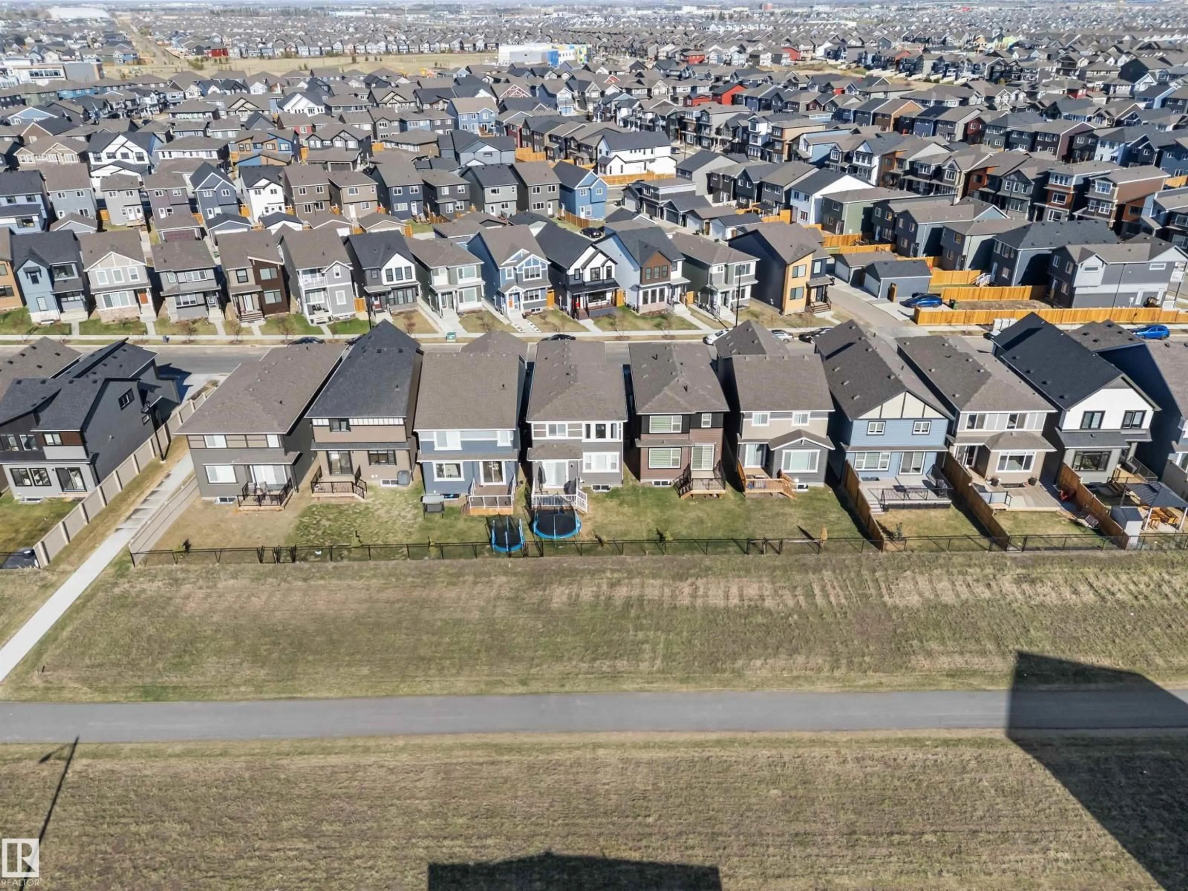 A pic from outside/outdoor area/front of a property/back of a property/a pic from drone, street for CI SW - 1471 PLUM CIRCLE, Edmonton Alberta T6X3A7