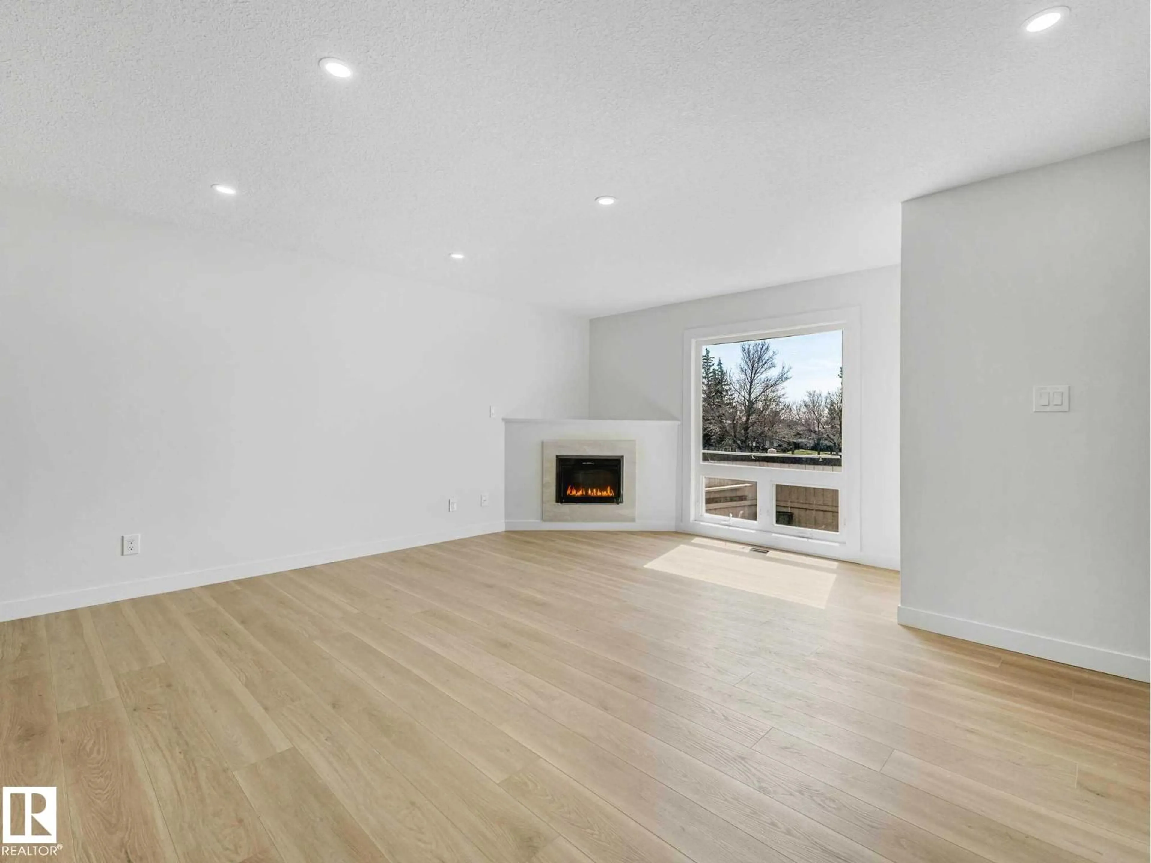 Unknown for 125 MARLBOROUGH PL, Edmonton Alberta T5T1Y6