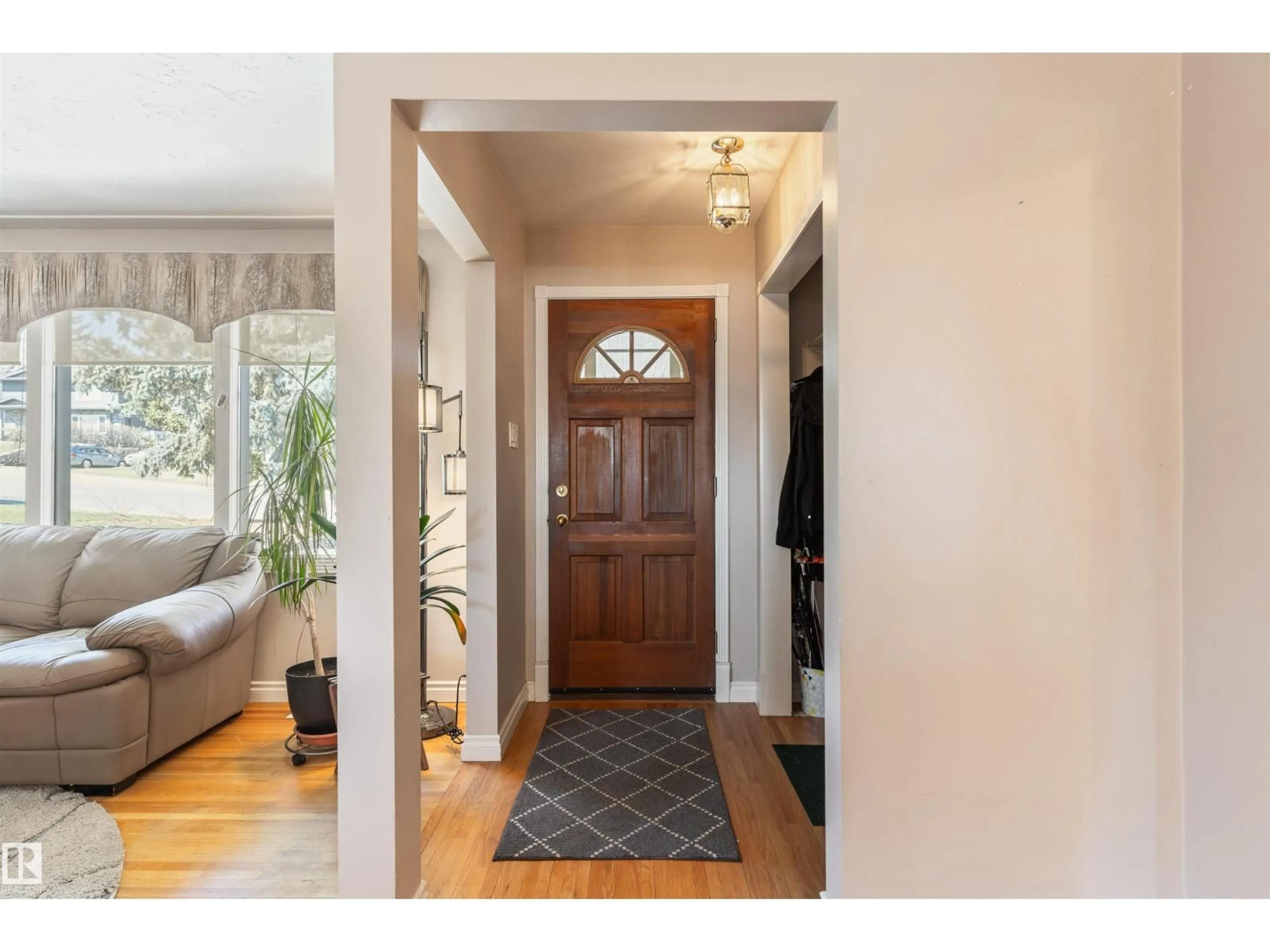 Indoor entryway for NW - 10803 52 ST, Edmonton Alberta T6A2H4