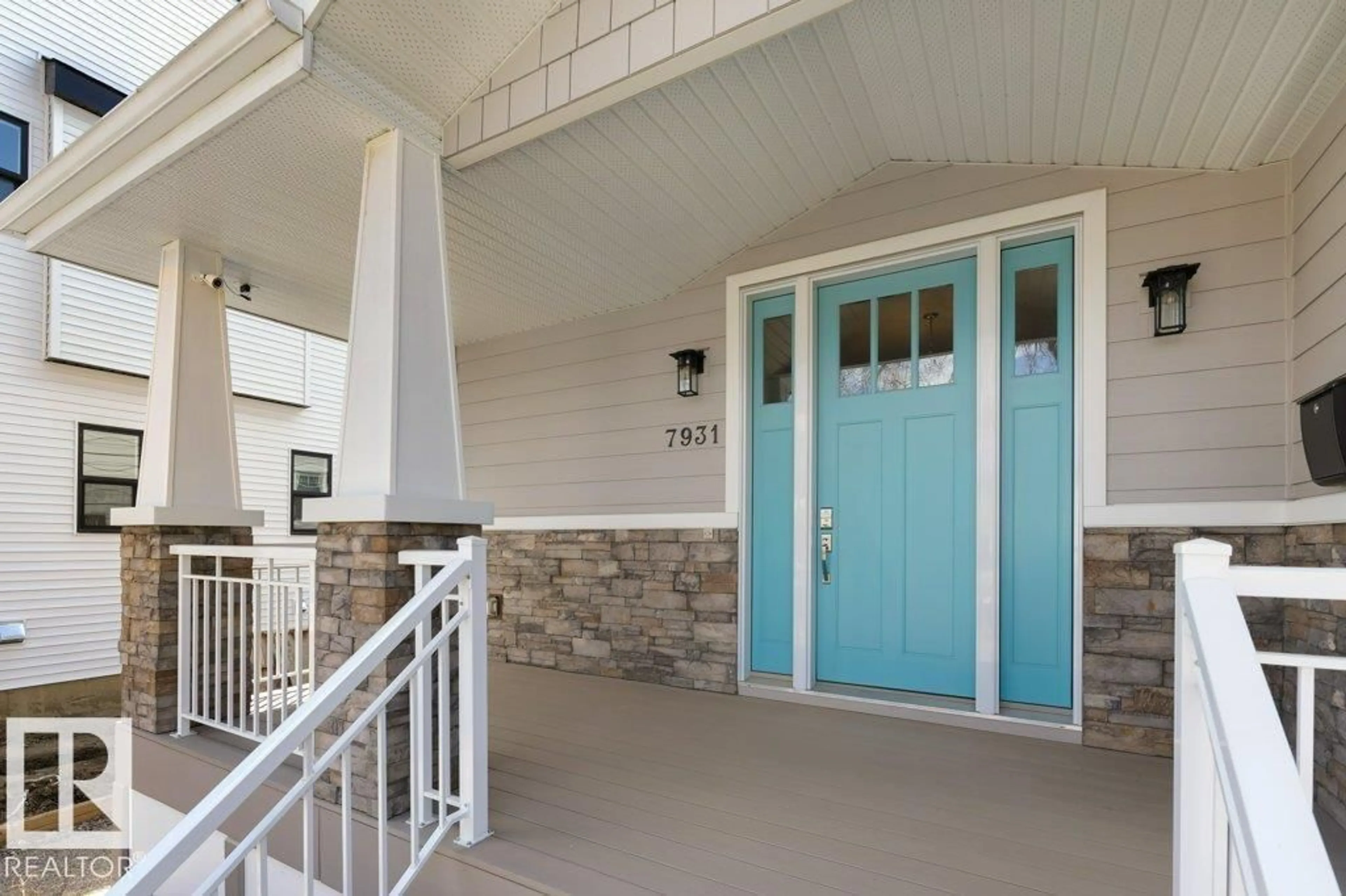 Indoor entryway for 7931 112S AV, Edmonton Alberta T5B0H6