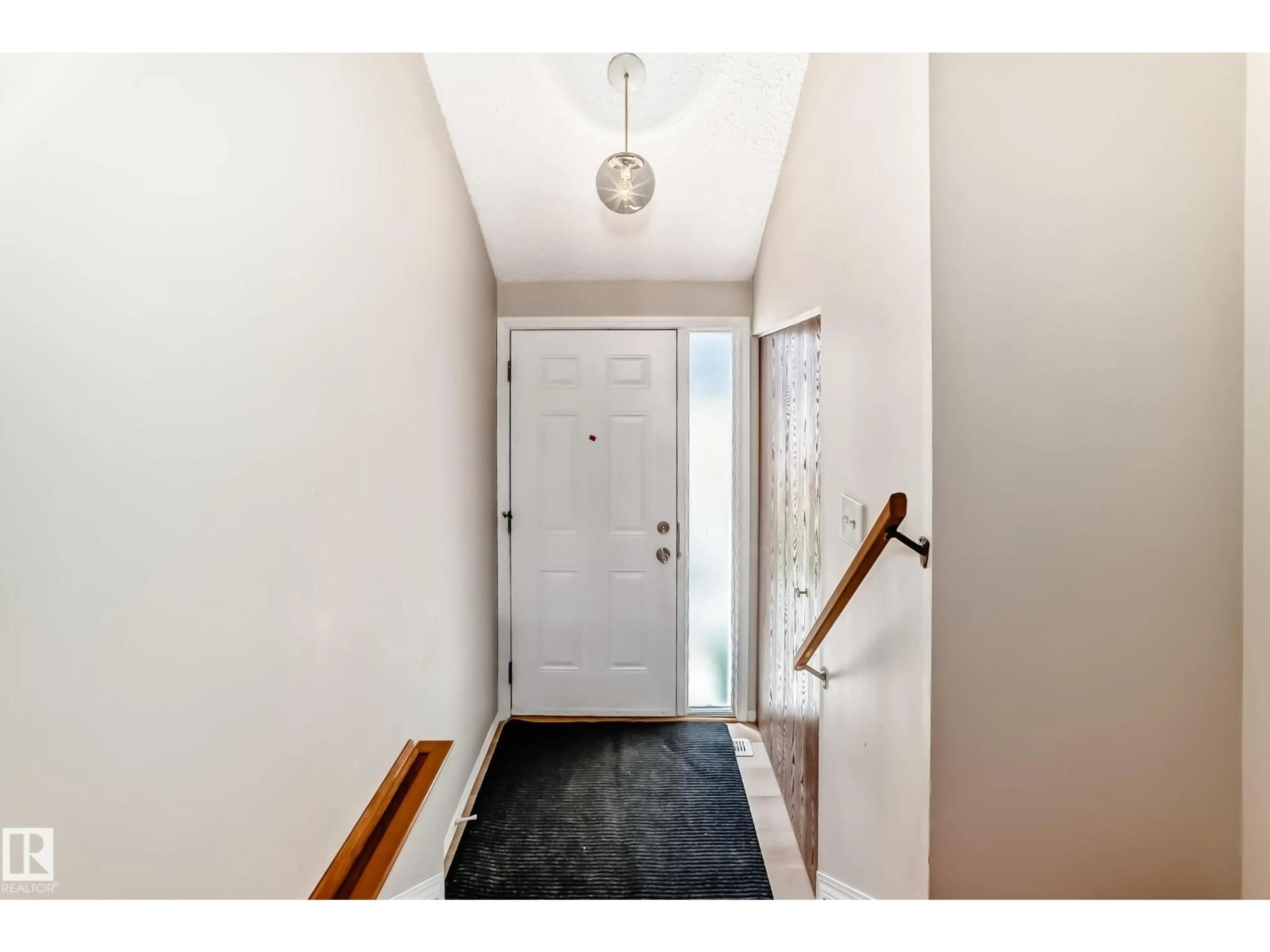 Indoor entryway for NW - 13862 24 ST, Edmonton Alberta T5Y1B6