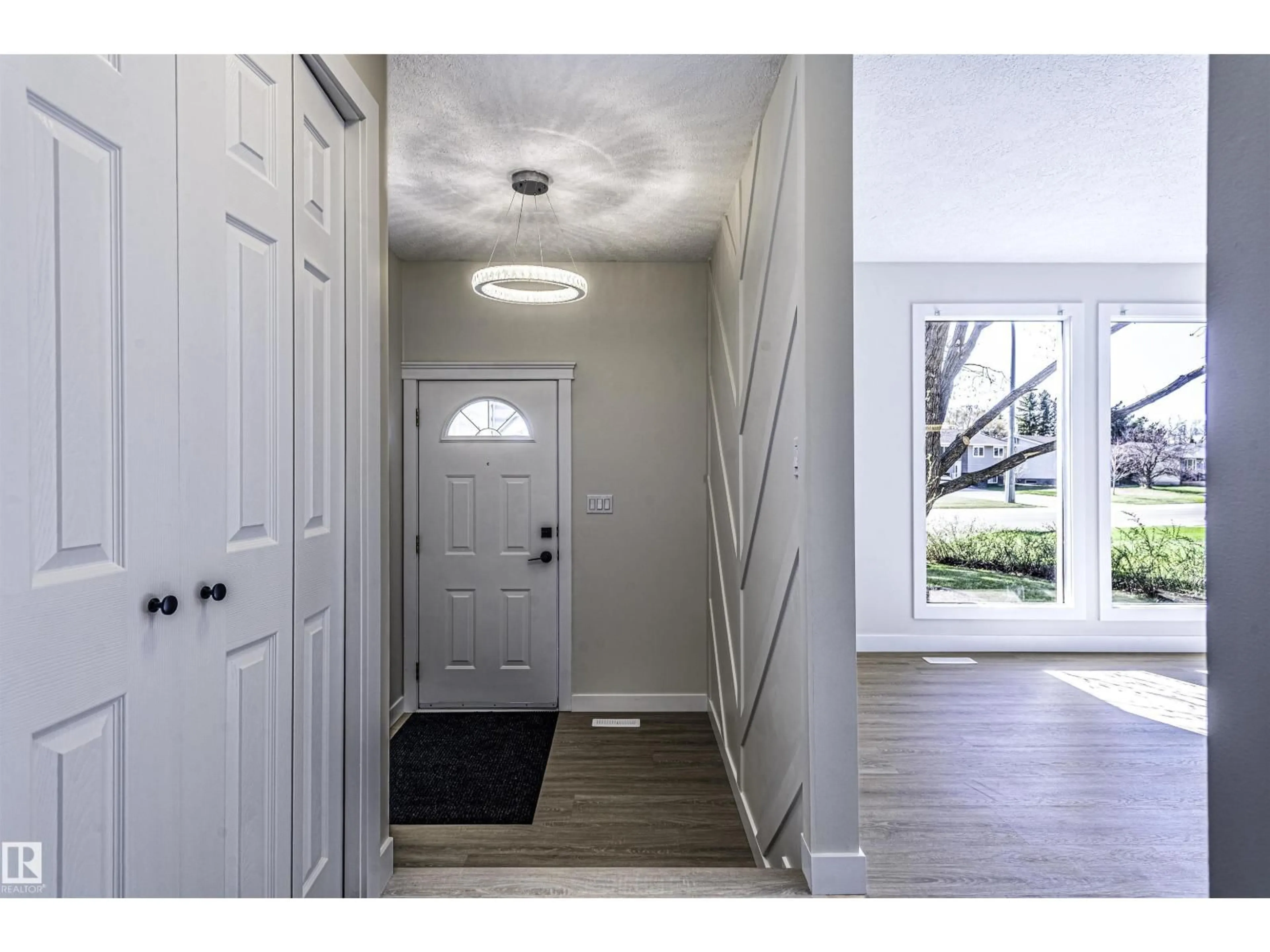 Indoor entryway for 5528 54 ST, Leduc Alberta T9E5P4