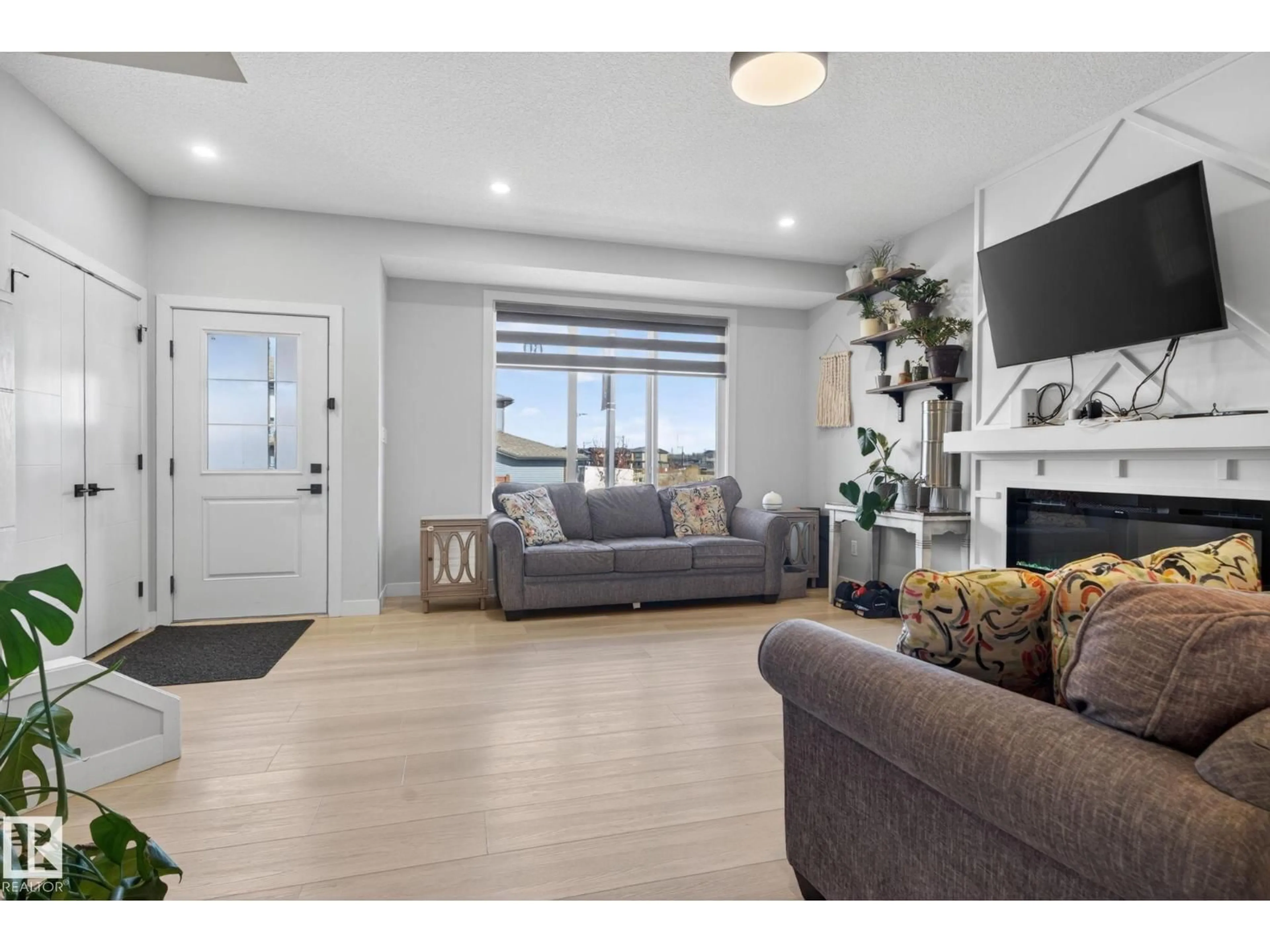 Living room with furniture, unknown for 60 TREBLE LD, Spruce Grove Alberta T7X0Z4