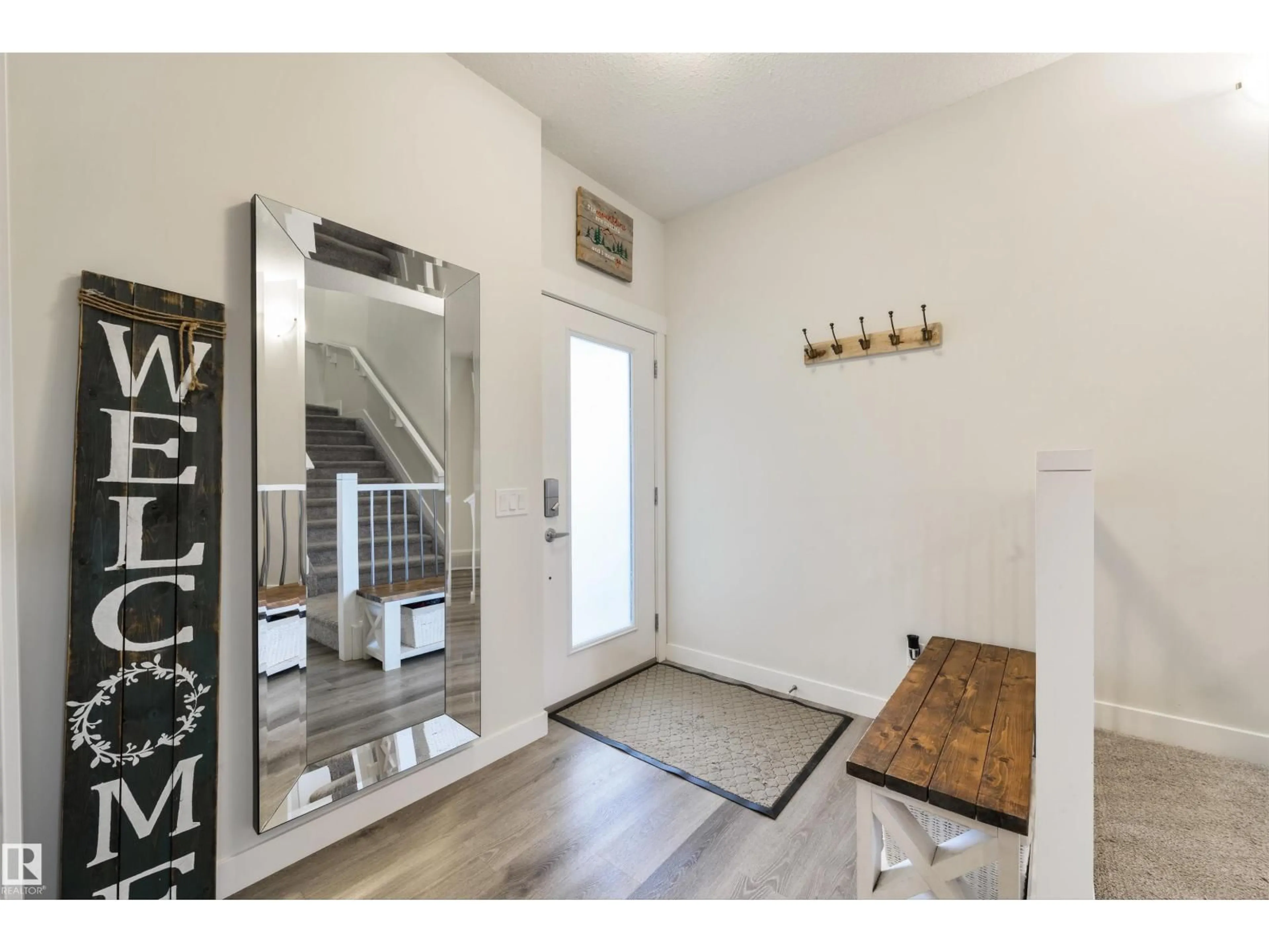 Indoor entryway for 22632 96 AV, Edmonton Alberta T5T7K7