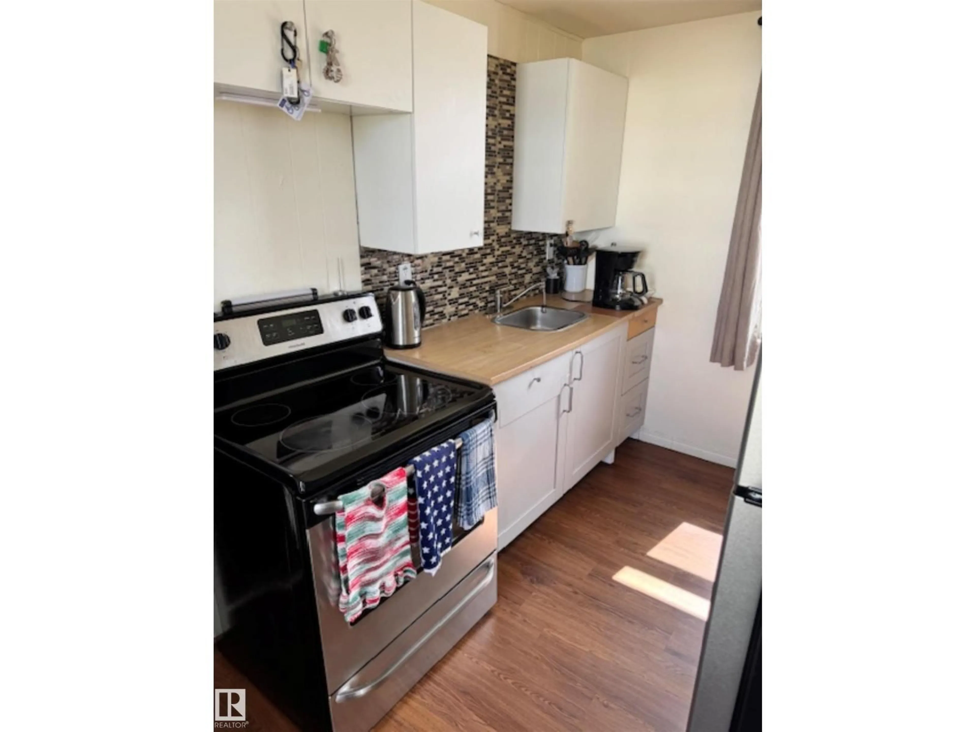 Standard kitchen, unknown for 434 5 ST, Thorhild Alberta T0A3J0