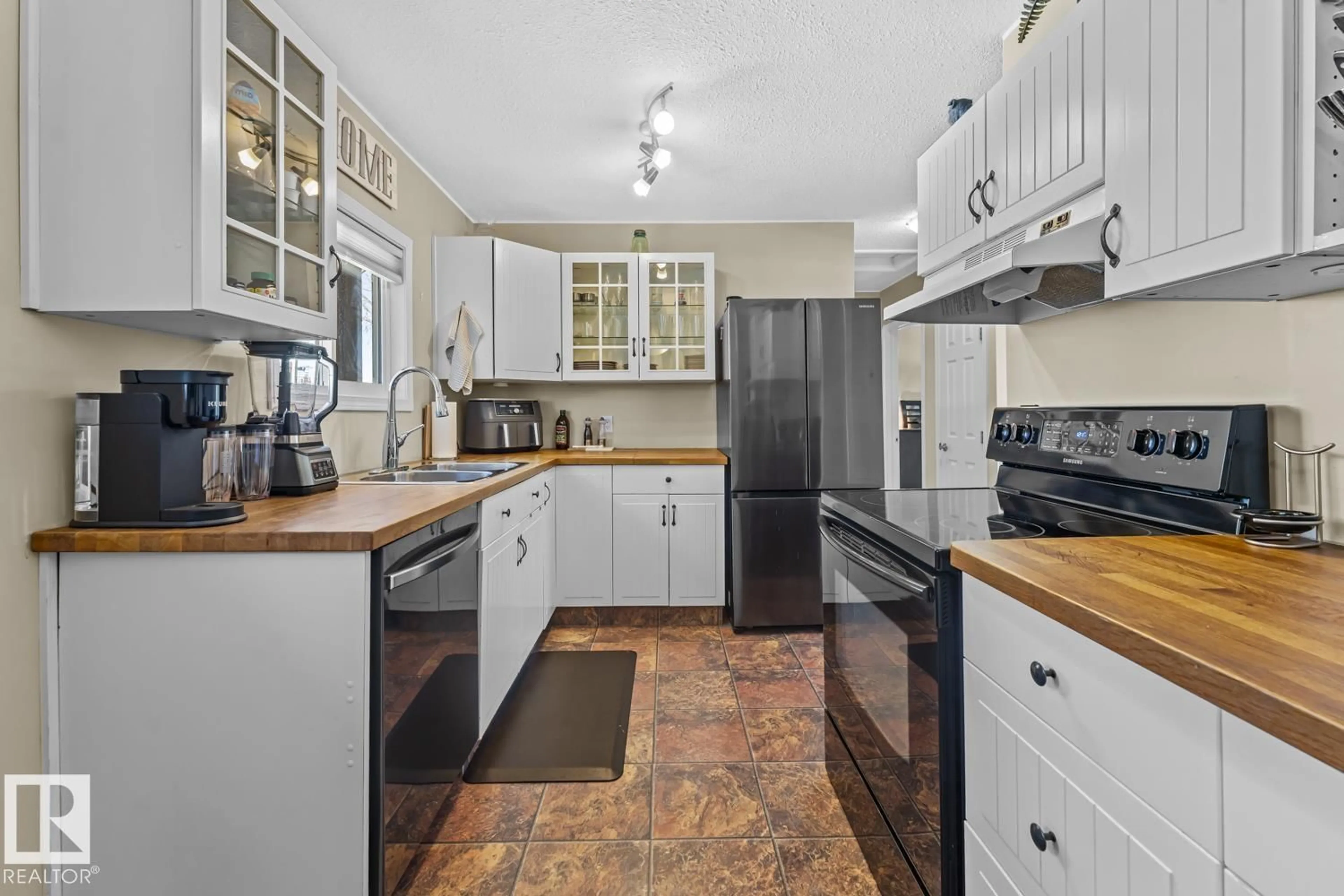 Standard kitchen, ceramic/tile floor for 1407 10 ST, Cold Lake Alberta T9M1J6