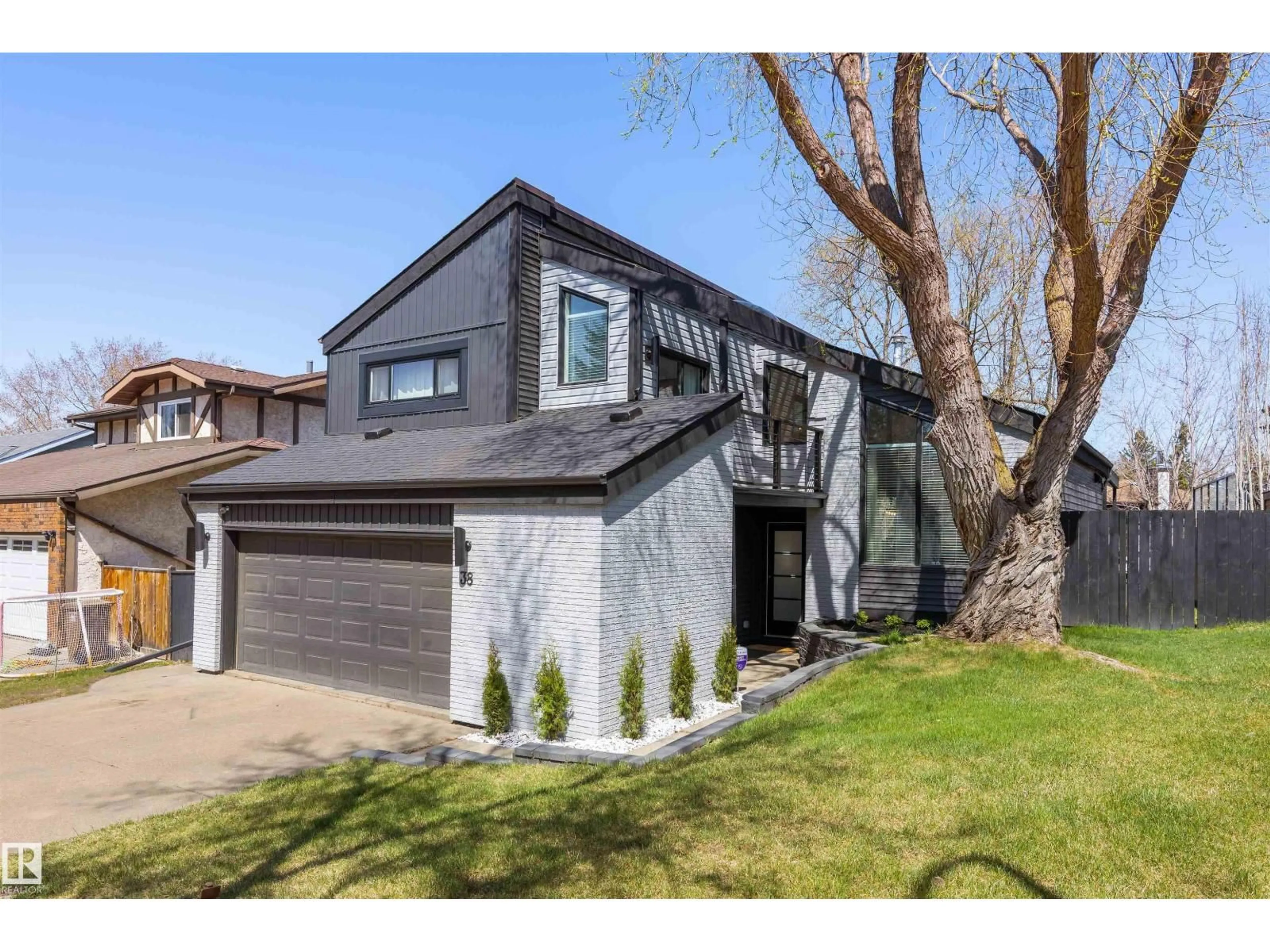 Home with brick exterior material, street for 38 WOODCREST AV, St. Albert Alberta T8N3H5