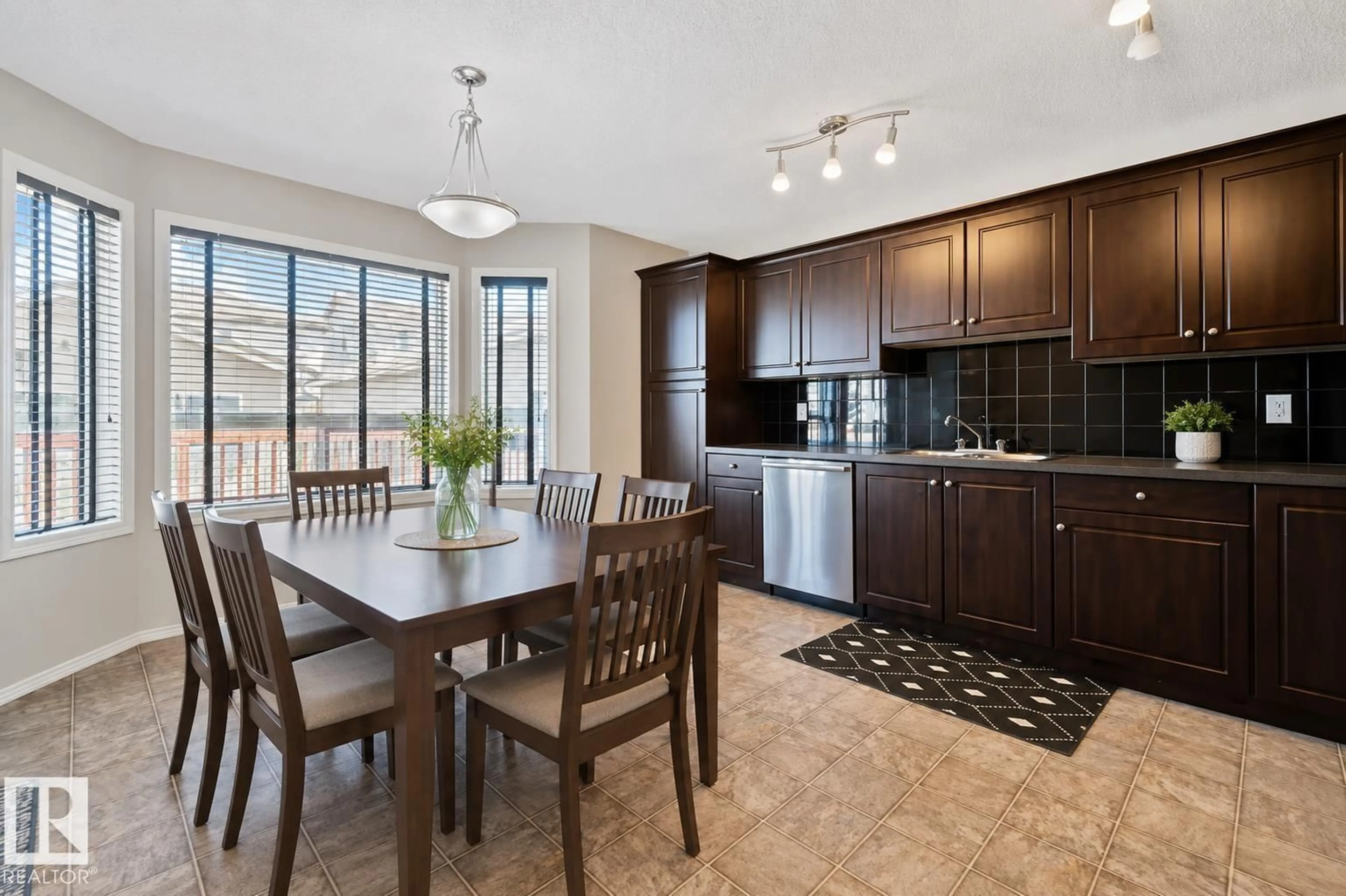 Open concept kitchen, ceramic/tile floor for 6 VIVIAN WY, Spruce Grove Alberta T7X0G9