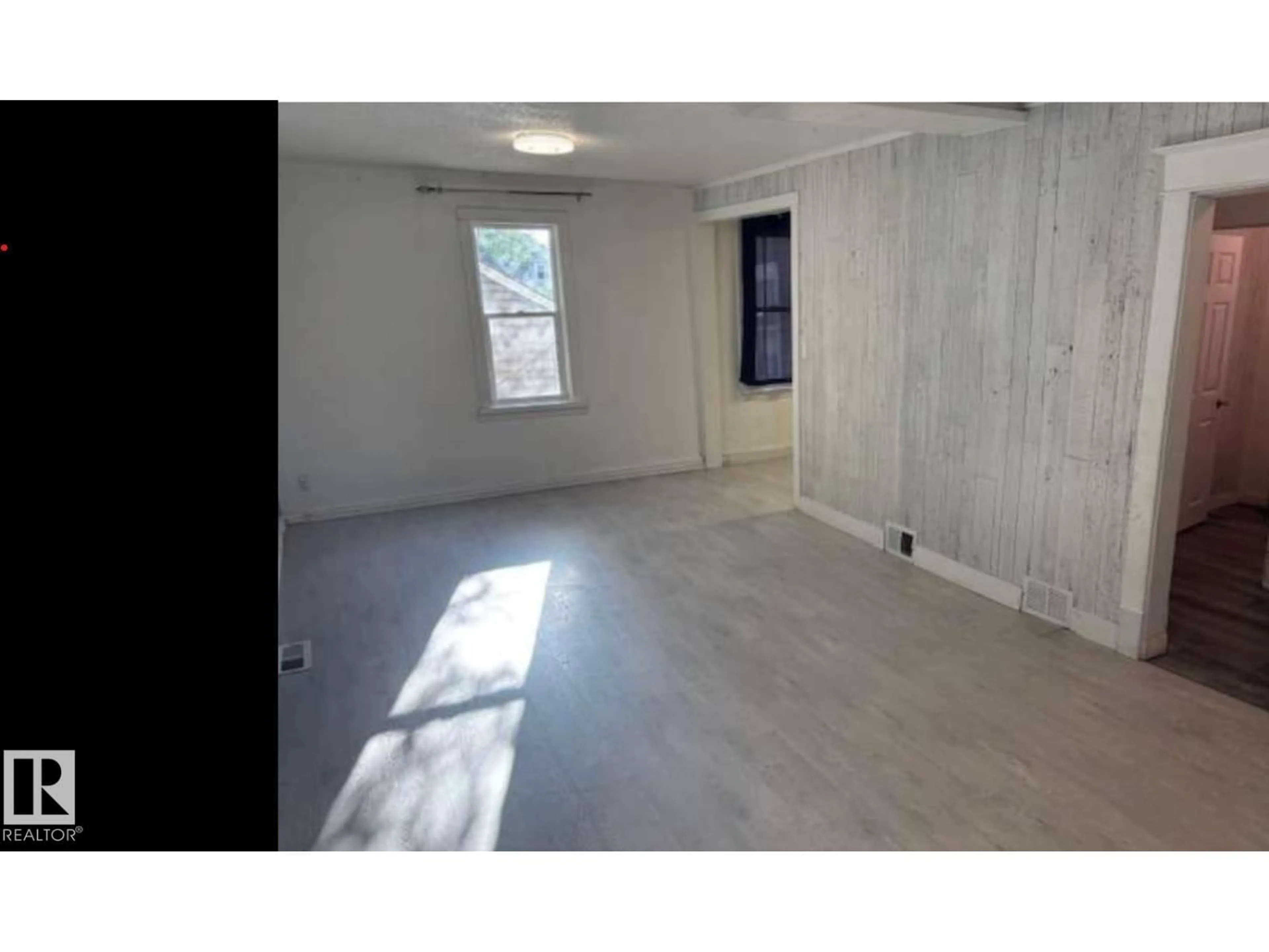 A pic of a room for NW - 10730 92 ST, Edmonton Alberta T5H1V4