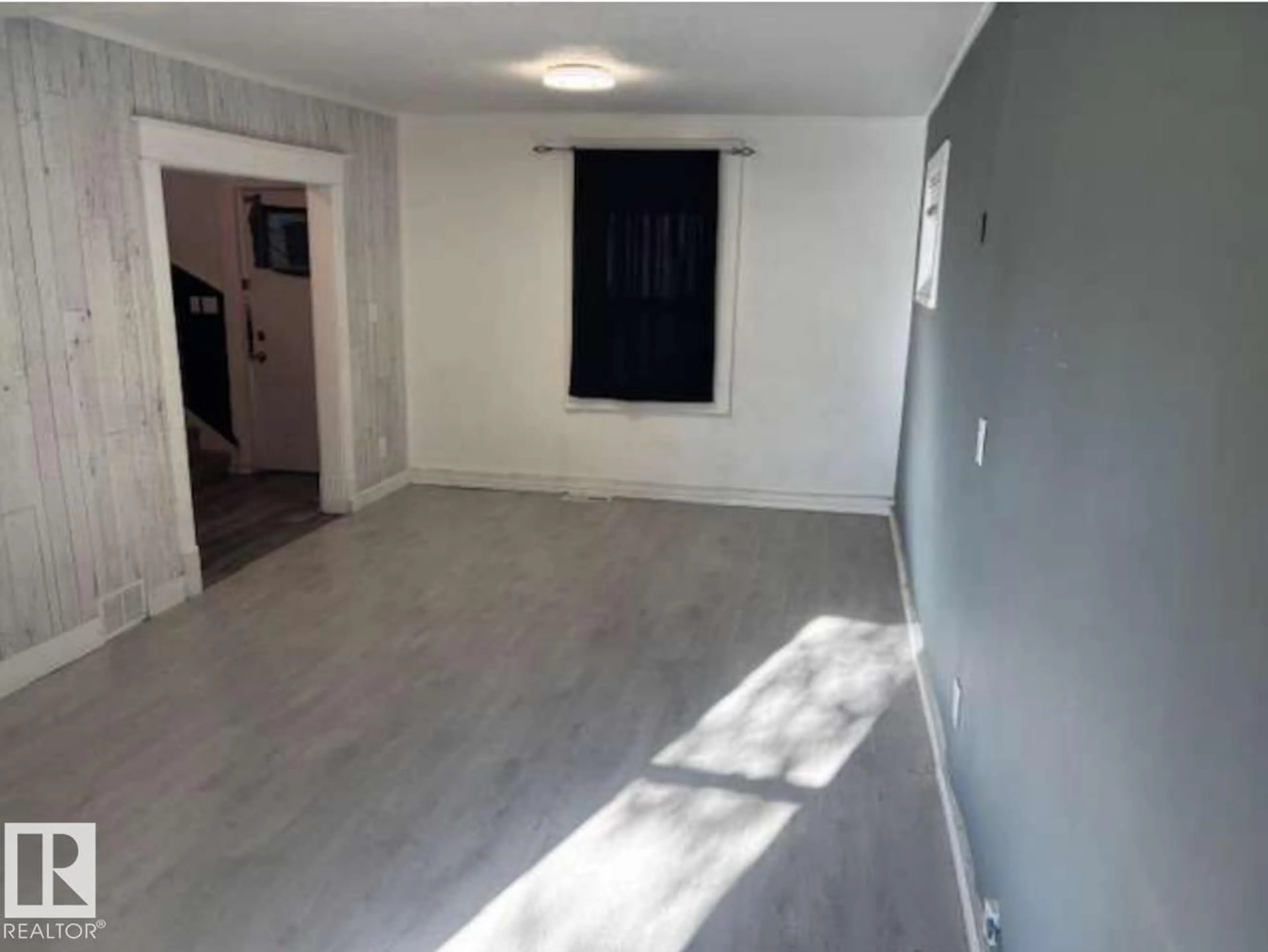 A pic of a room for NW - 10730 92 ST, Edmonton Alberta T5H1V4