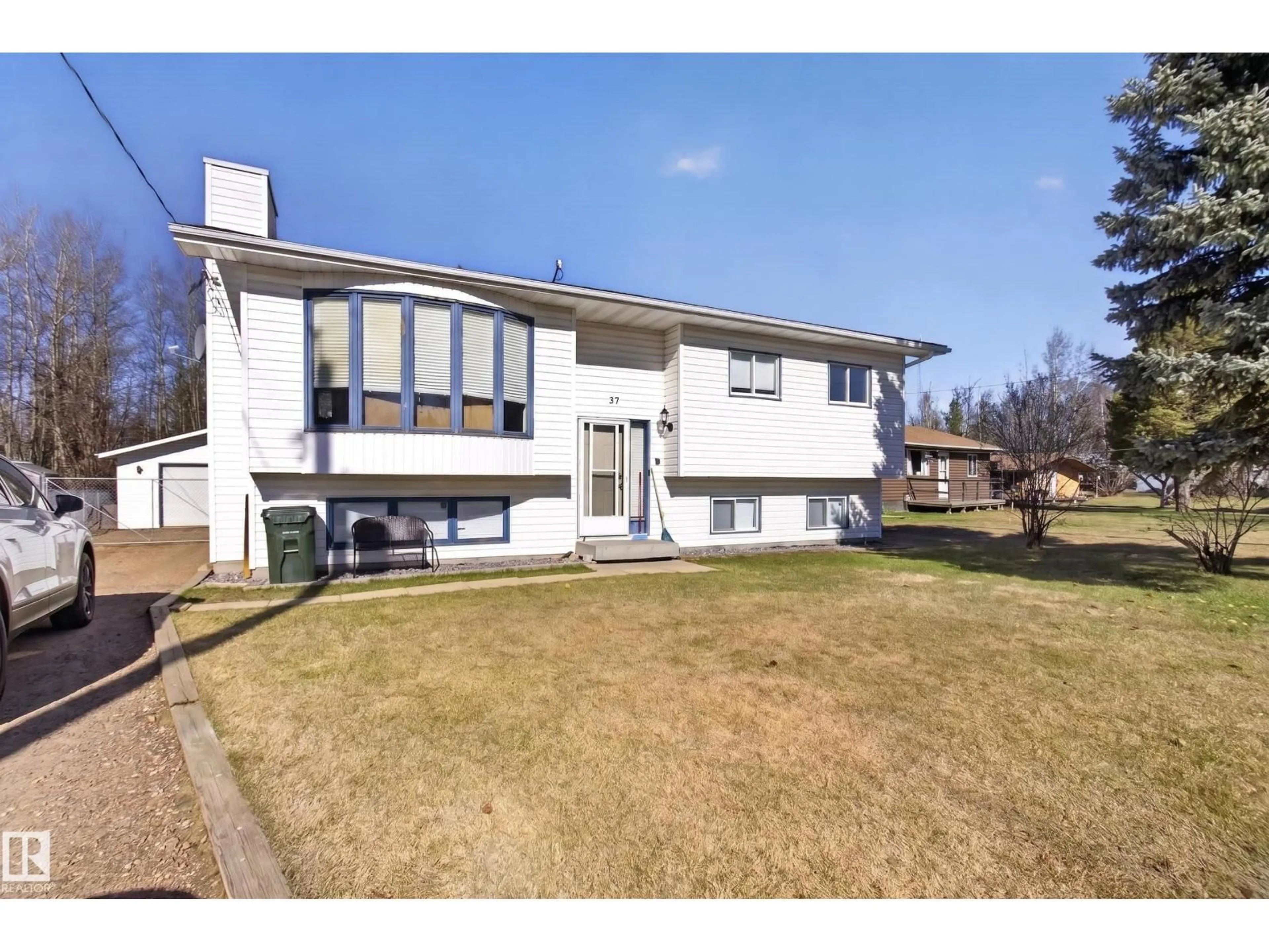 Home with vinyl exterior material, street for 37 - 51551 RGE ROAD 212A, Rural Strathcona County Alberta T8G1B2