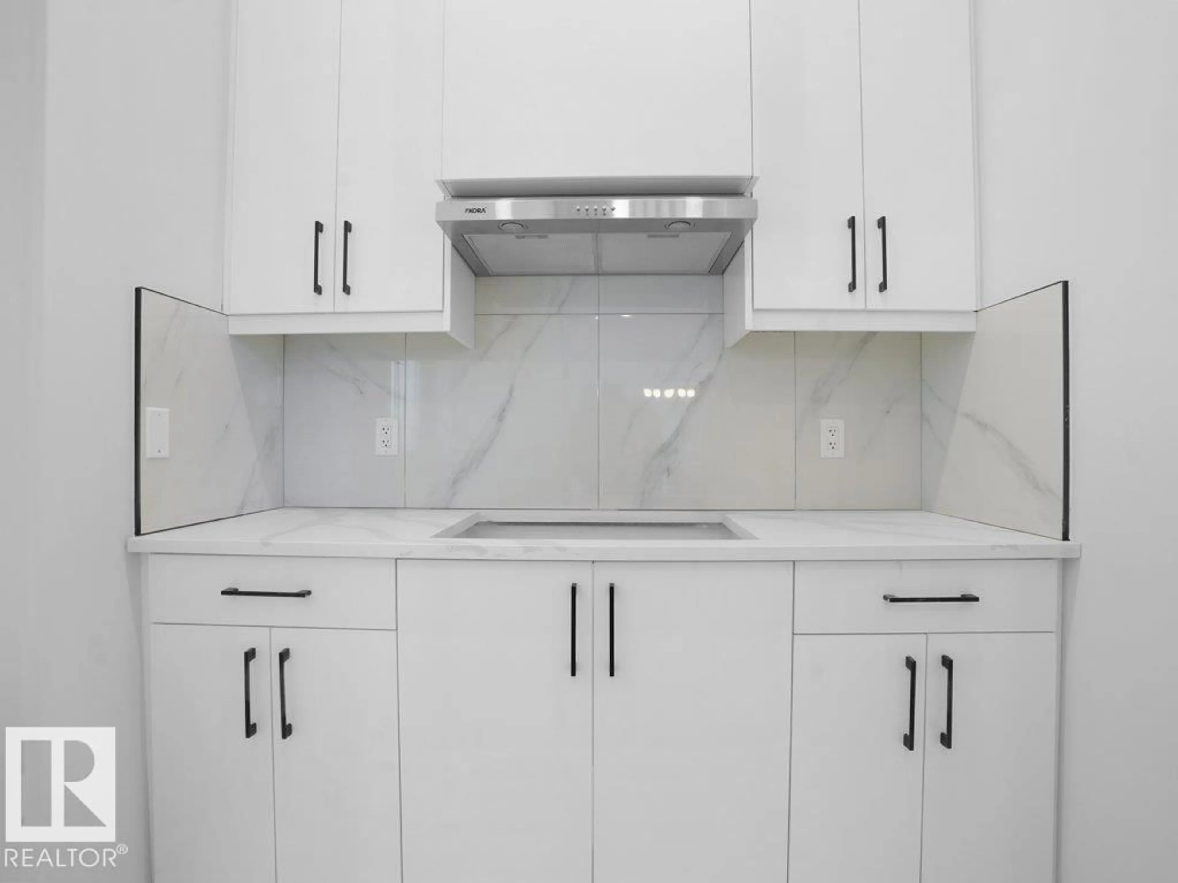 Standard kitchen, ceramic/tile floor for 6129 CRAWFORD DR, Edmonton Alberta T6W4L8
