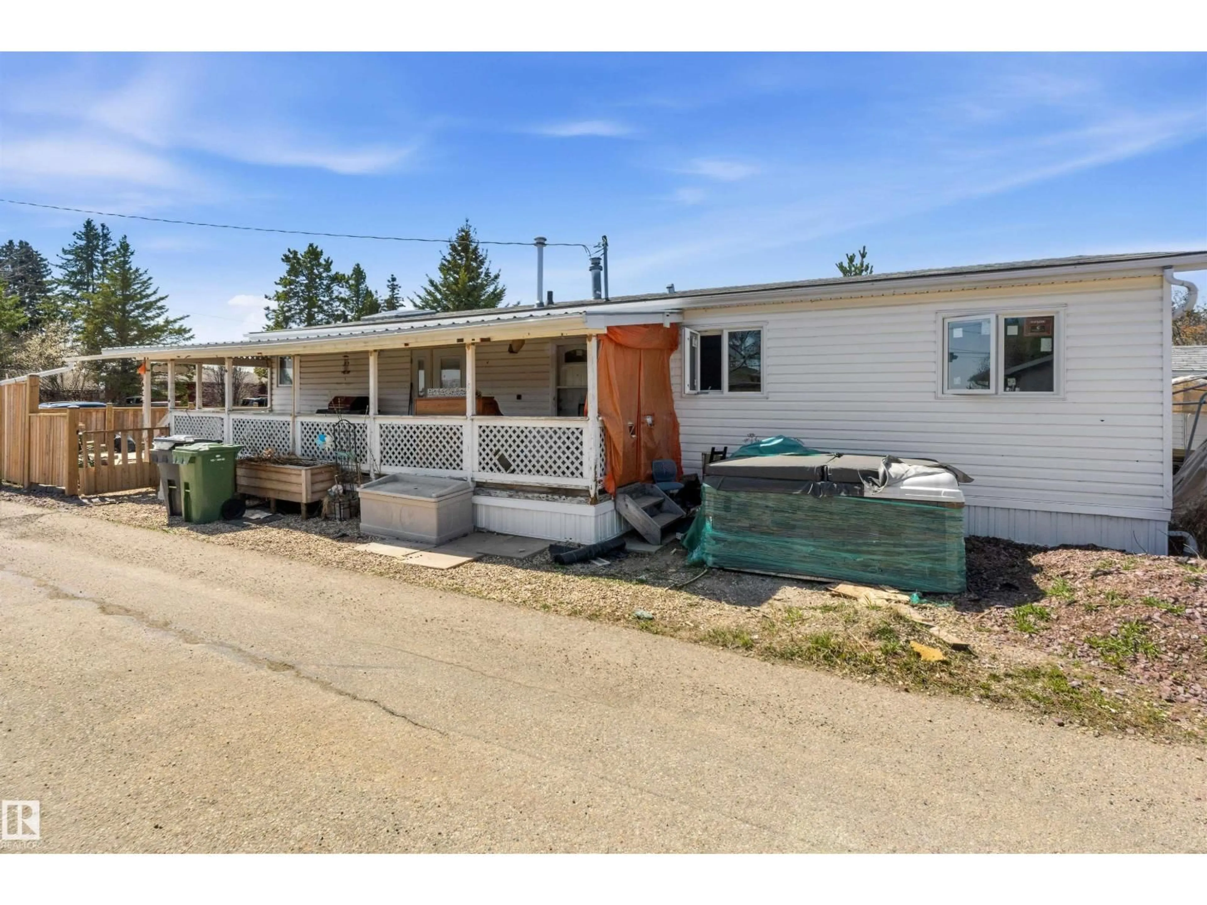 Home with vinyl exterior material, street for 5220 54 AV, Wabamun Alberta T0E2K0