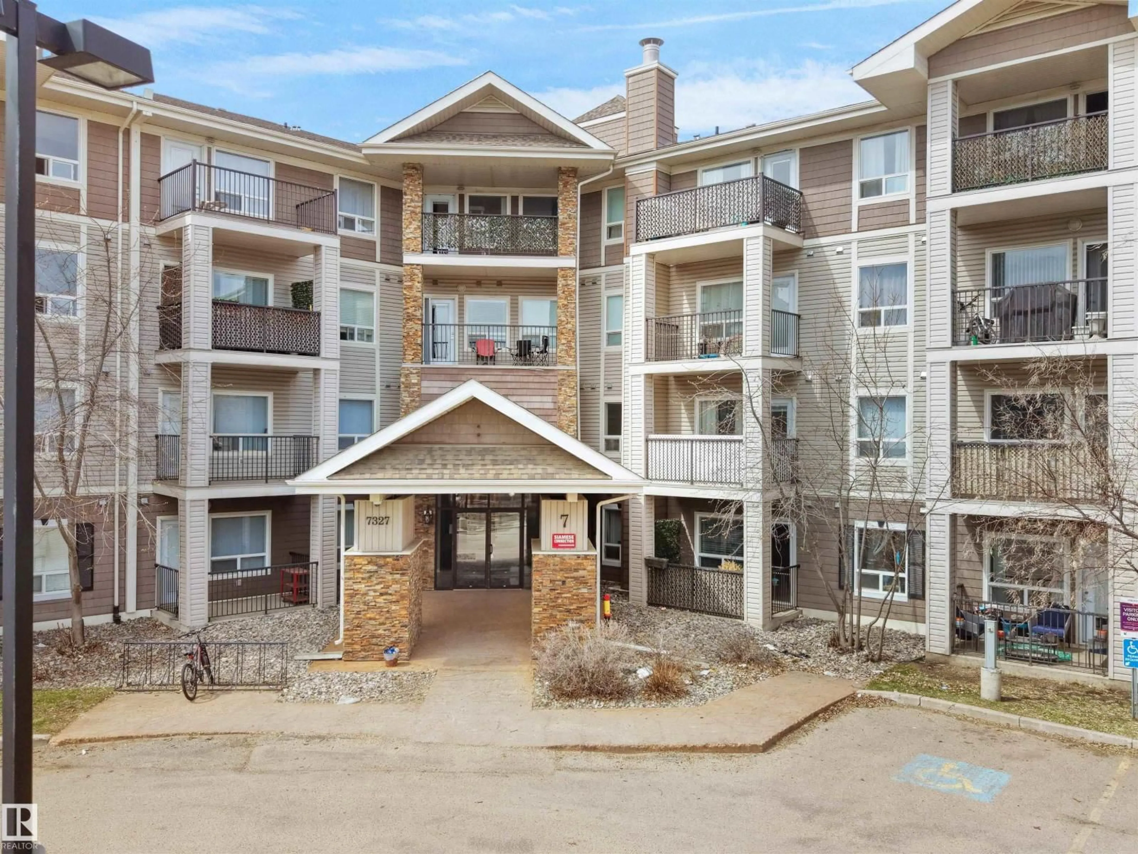 A pic from outside/outdoor area/front of a property/back of a property/a pic from drone, unknown for 7327 - 7123 SOUTH TERWILLEGAR DR, Edmonton Alberta T6R0L8
